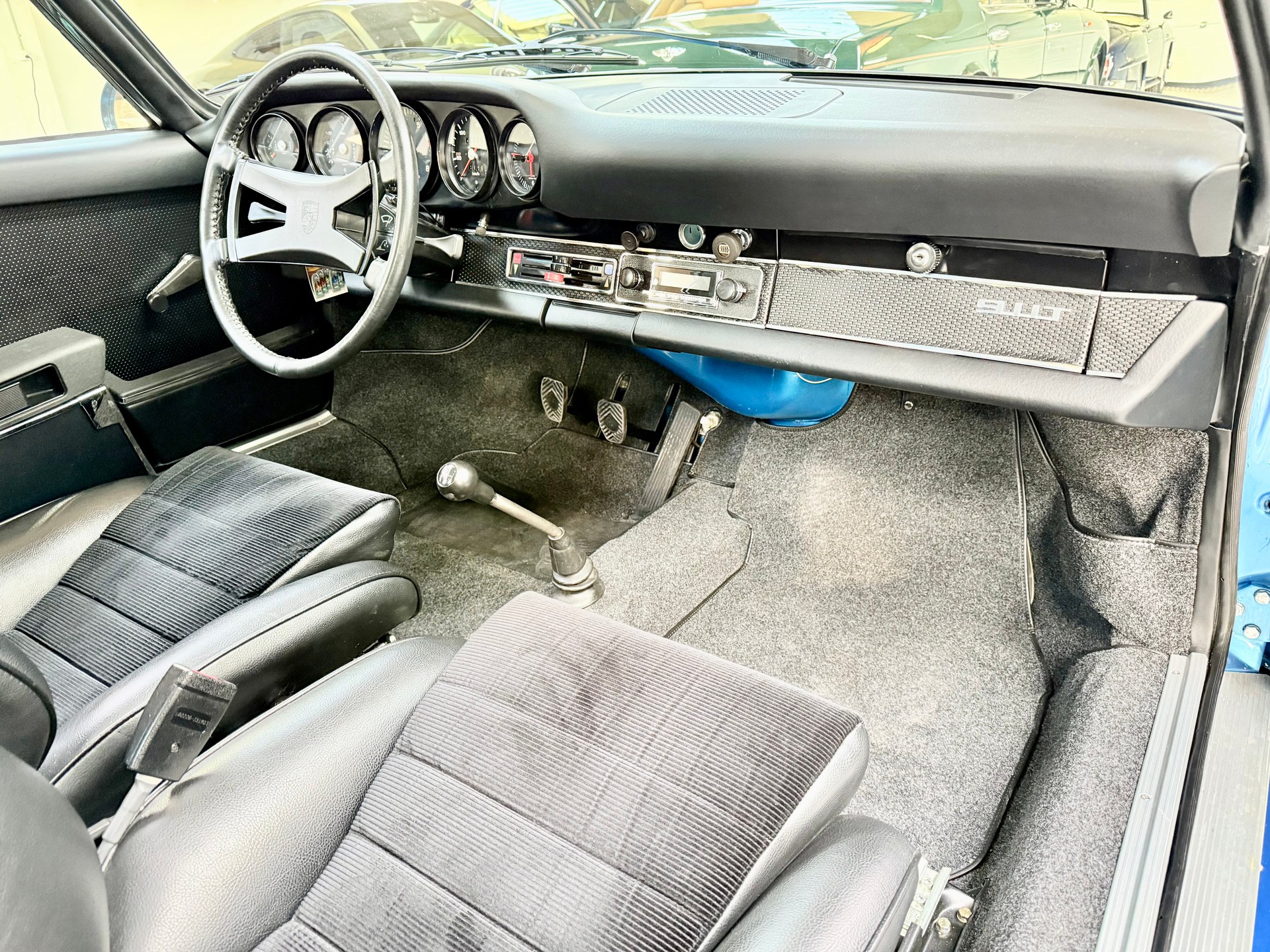 PORSCHE 911 T 2.2-image-12