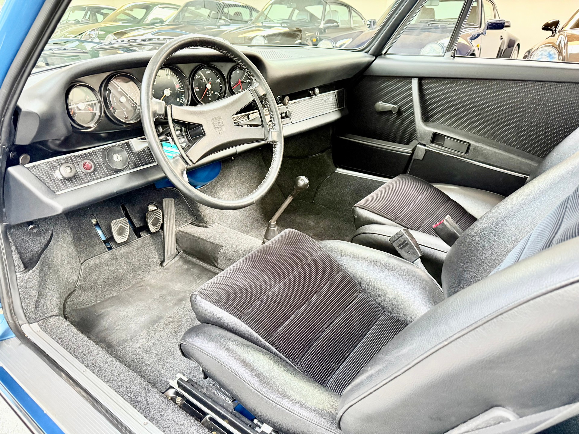 PORSCHE 911 T 2.2-image-9