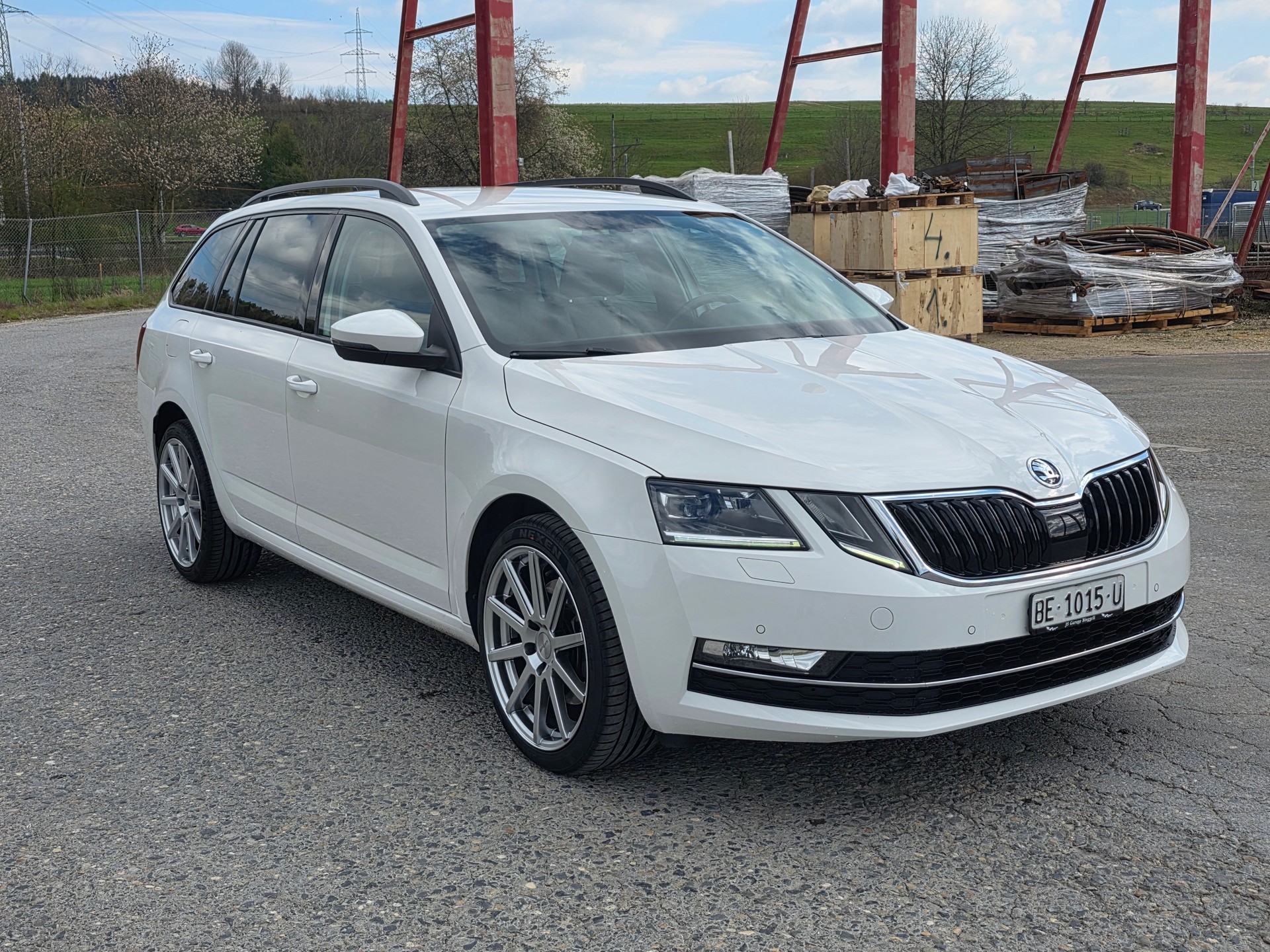 SKODA Octavia Combi 1.8 TSI Style DSG-image-4
