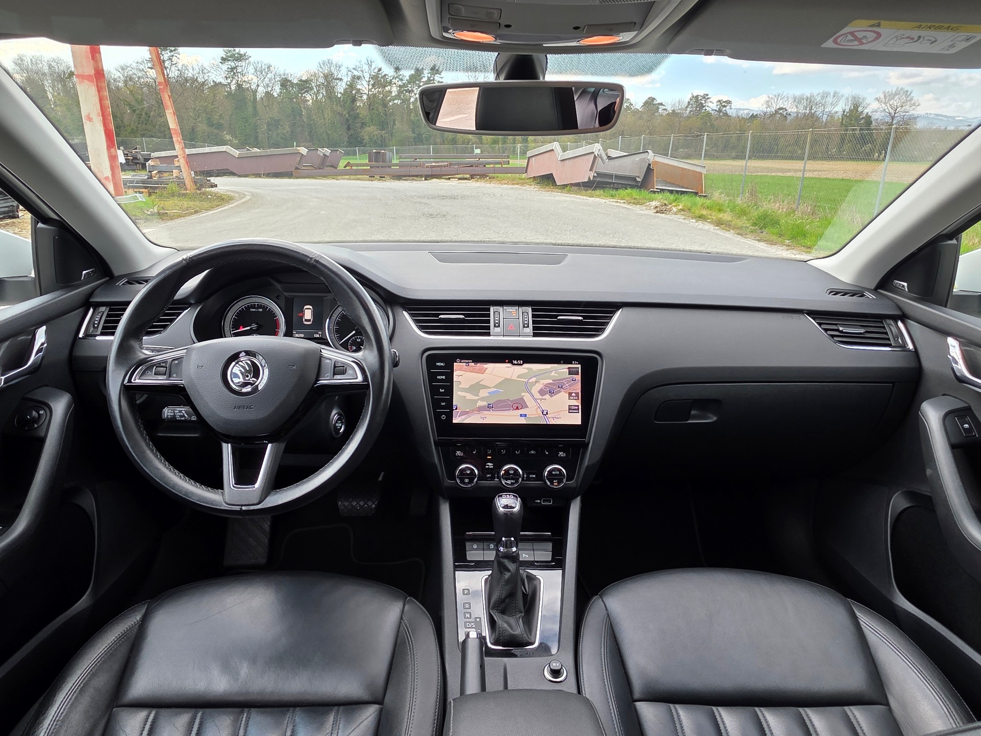 SKODA Octavia Combi 1.8 TSI Style DSG-image-12