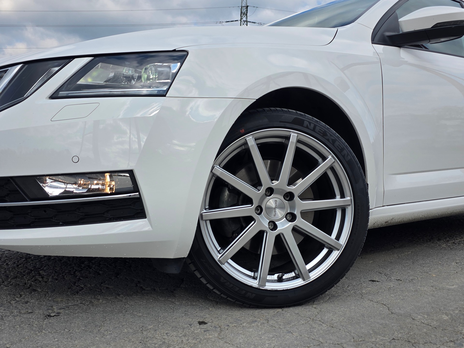 SKODA Octavia Combi 1.8 TSI Style DSG-image-7