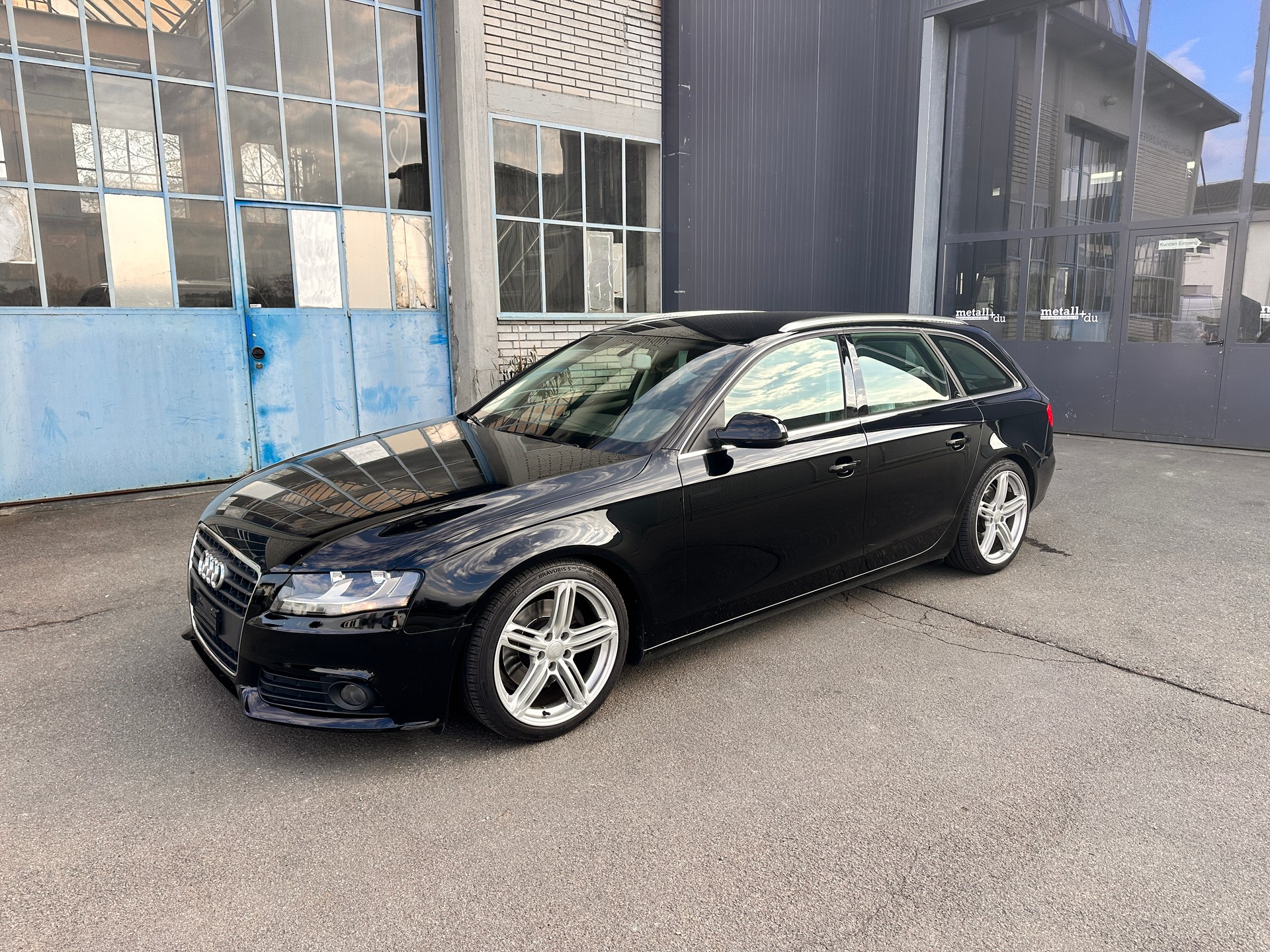 AUDI A4-image-8