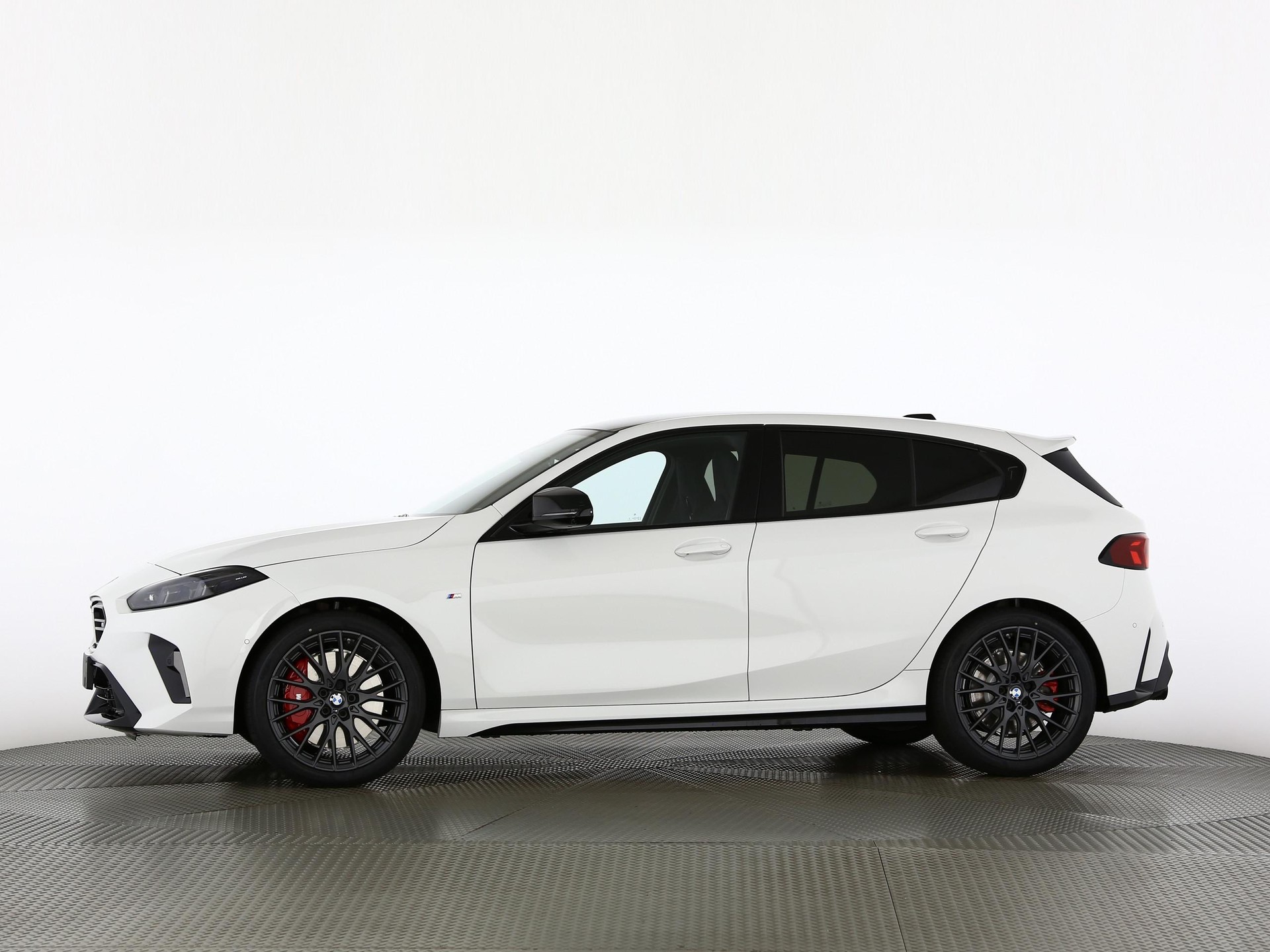 BMW M135i xDrive-image-10