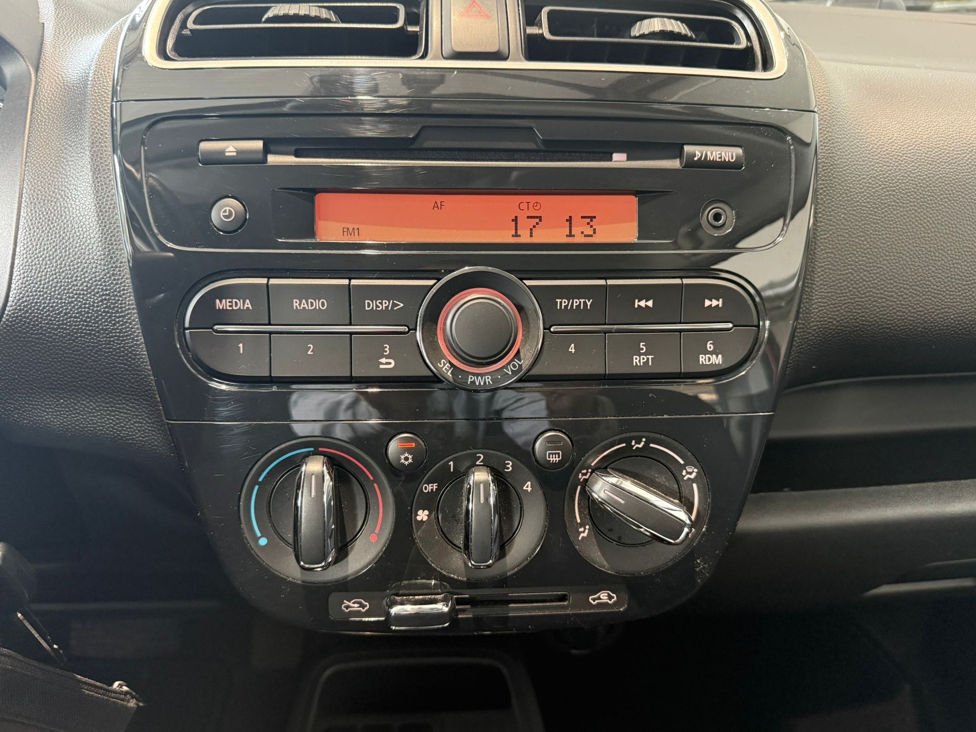 MITSUBISHI Space Star 1.2 Pure CVT-image-12