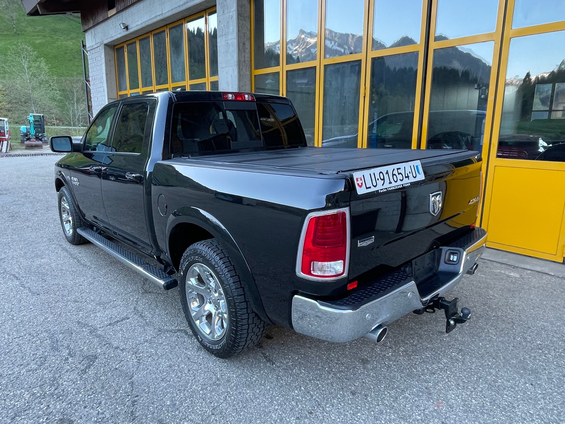 DODGE 1500 5.7 V8 Laramie-image-2