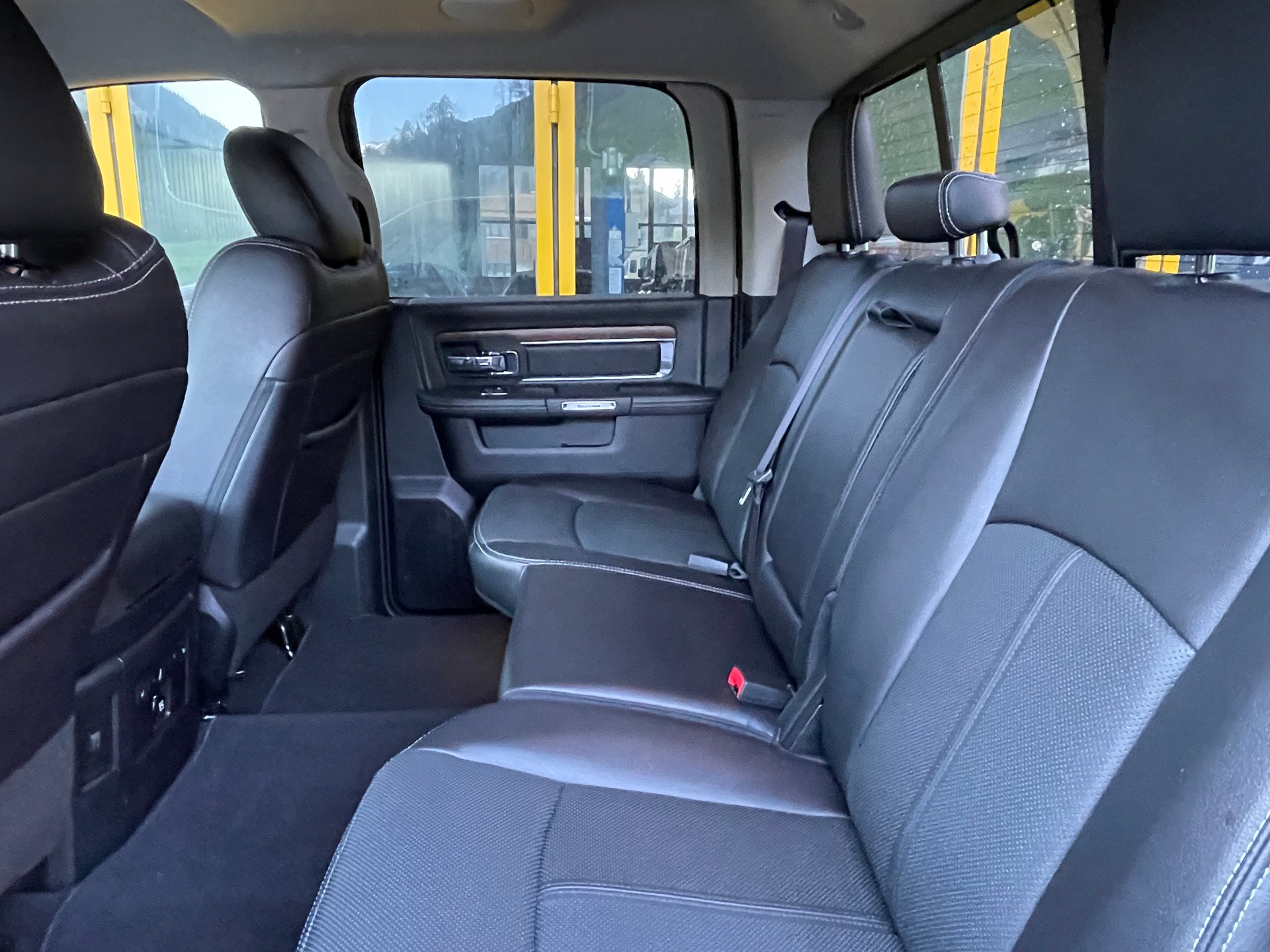 DODGE 1500 5.7 V8 Laramie-image-15