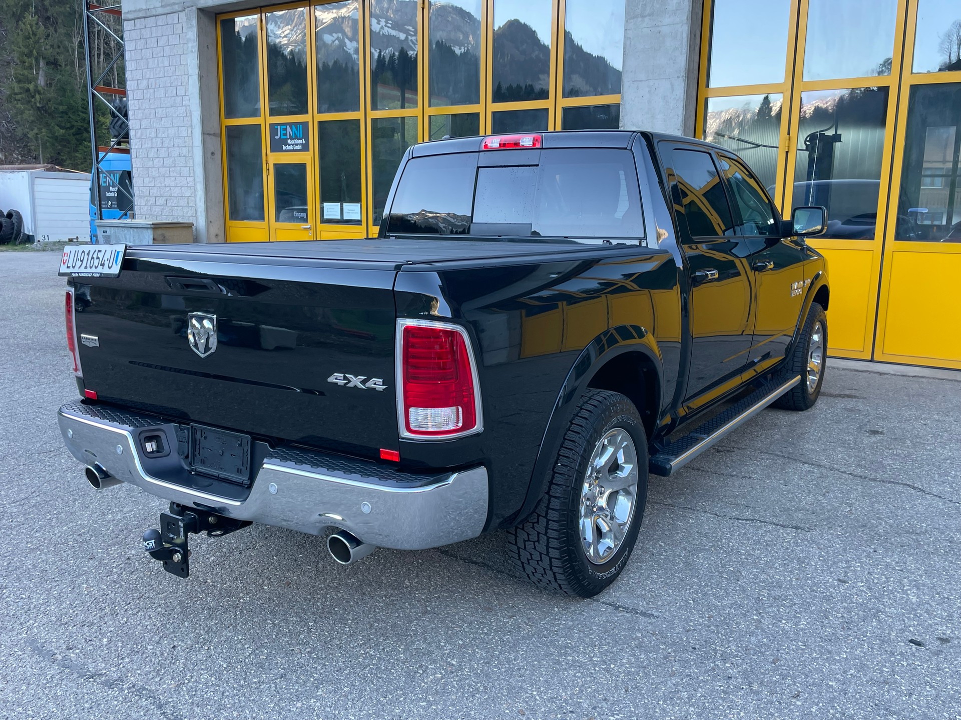 DODGE 1500 5.7 V8 Laramie-image-6