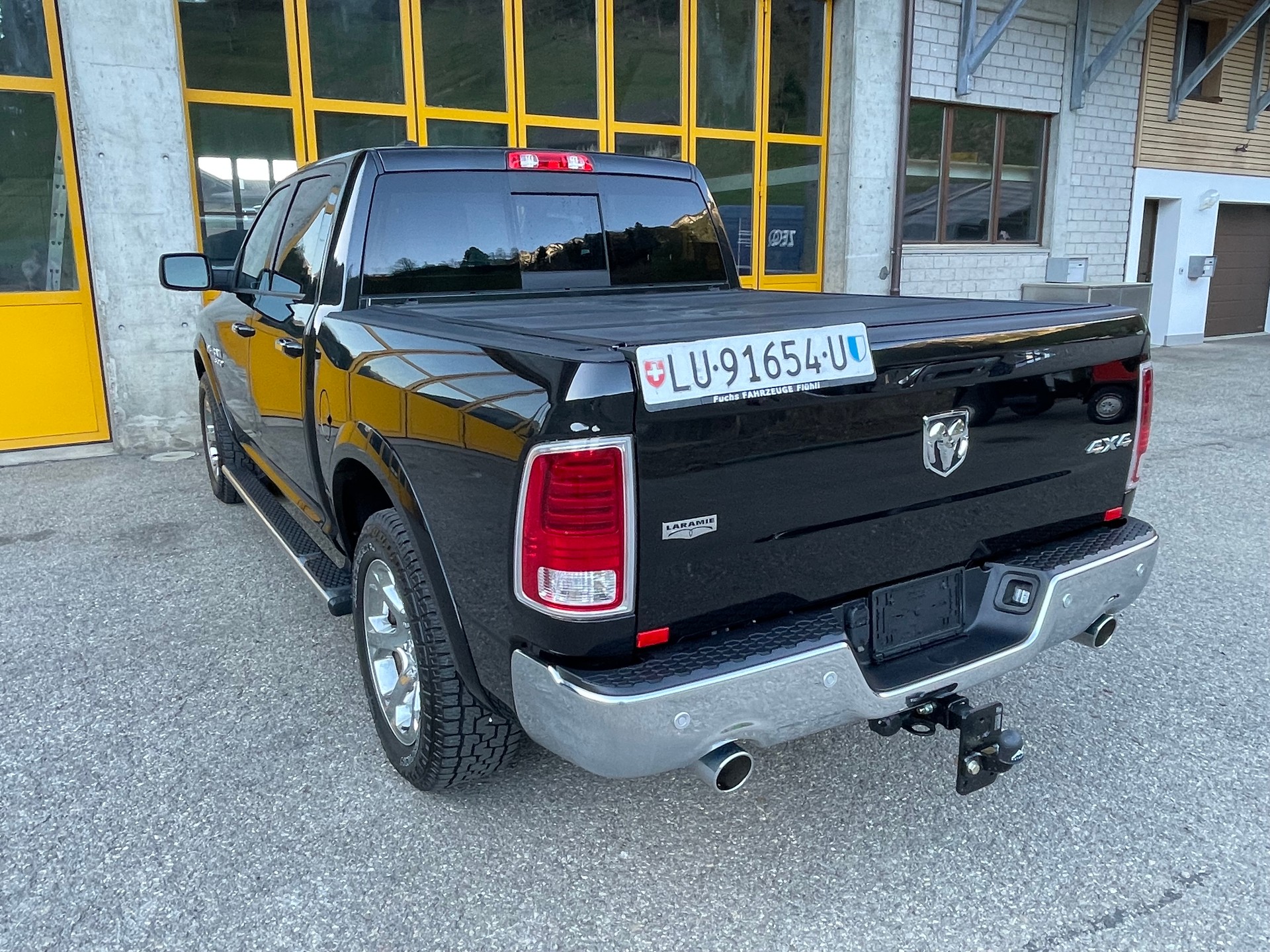 DODGE 1500 5.7 V8 Laramie-image-3