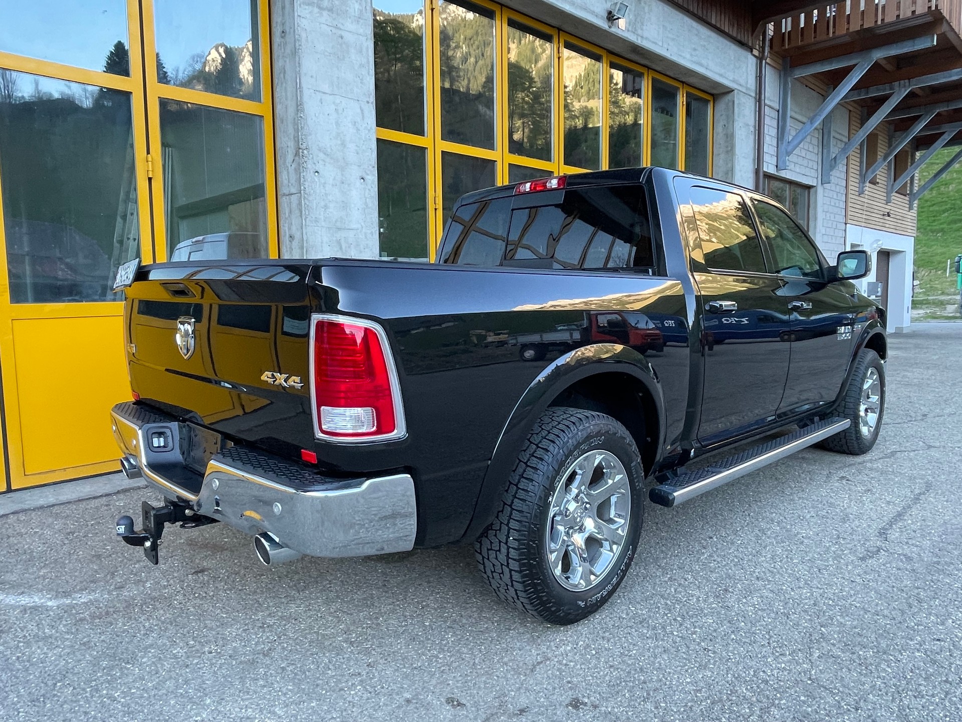 DODGE 1500 5.7 V8 Laramie-image-7