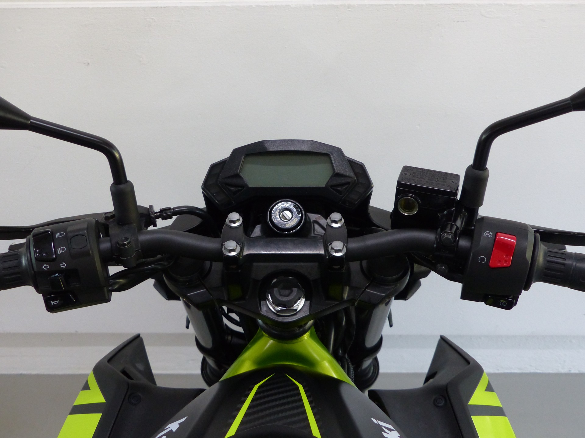 KAWASAKI Z 125 ABS-image-4