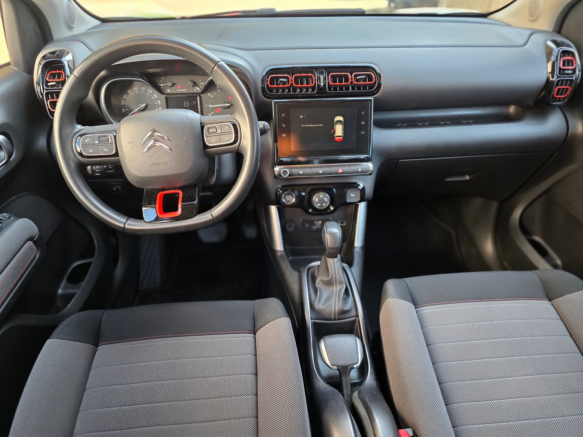 CITROEN C3 Aircross 1.2i PureTech Shine EAT-image-10