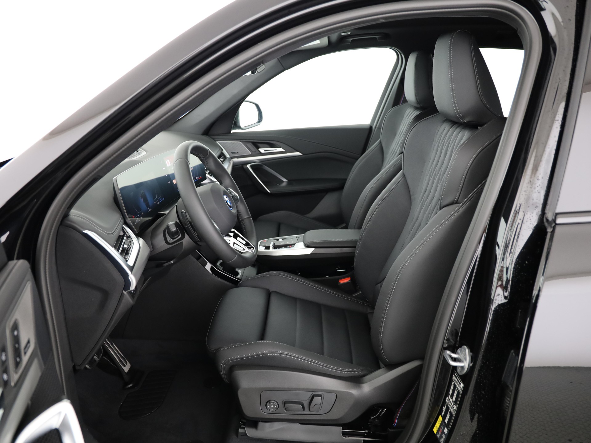 BMW X1 30e xDrive paddles-showroom-element-3