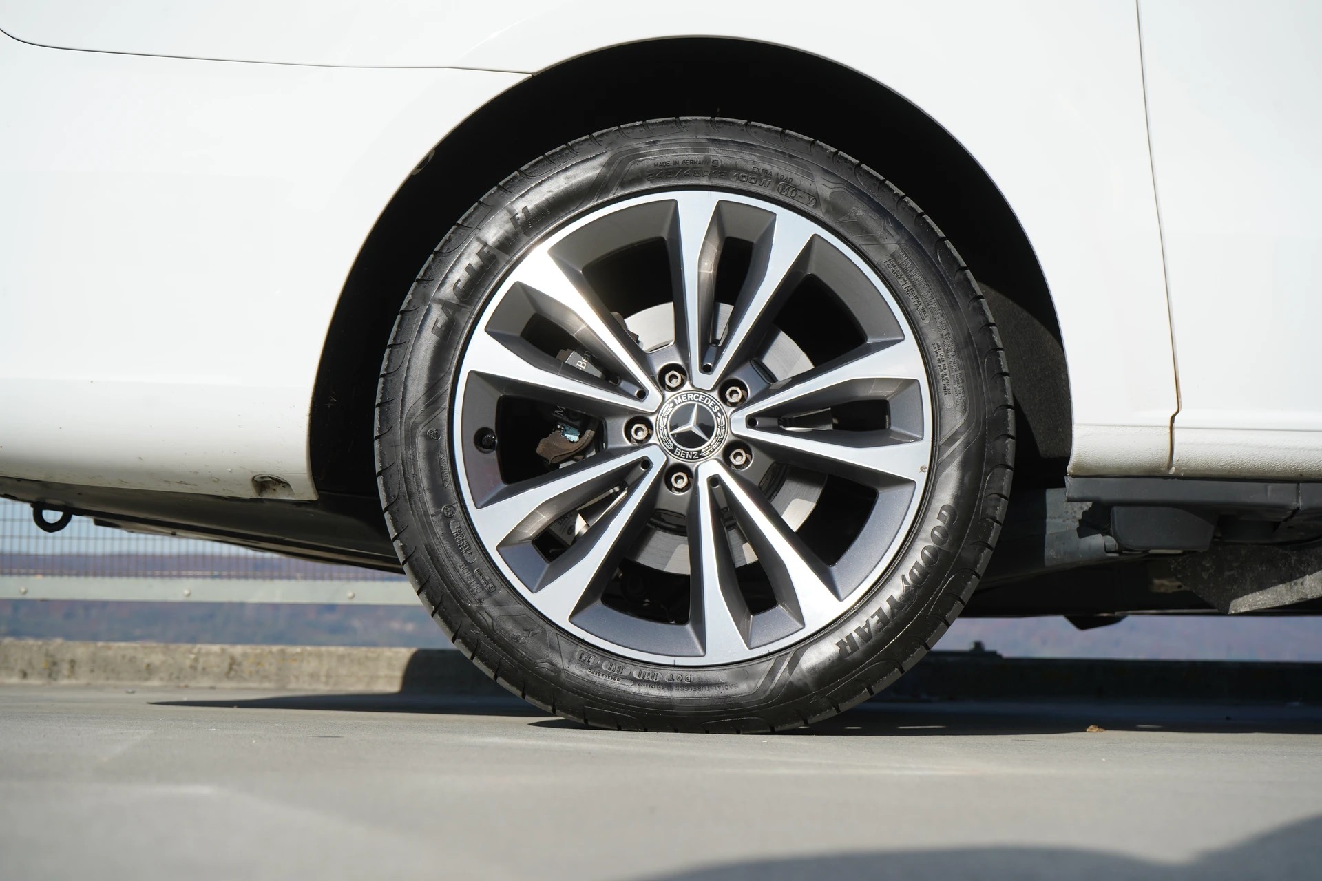 MERCEDES-BENZ V 250 d LANG TREND SPORT 4MATIC 9G-TRONIC l 190 PS-image-19