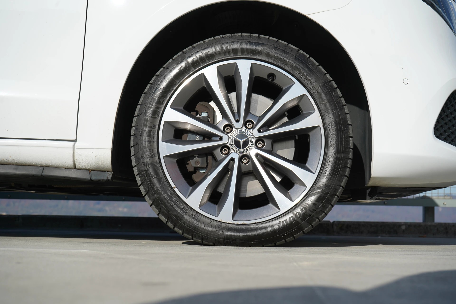 MERCEDES-BENZ V 250 d LANG TREND SPORT 4MATIC 9G-TRONIC l 190 PS-image-18