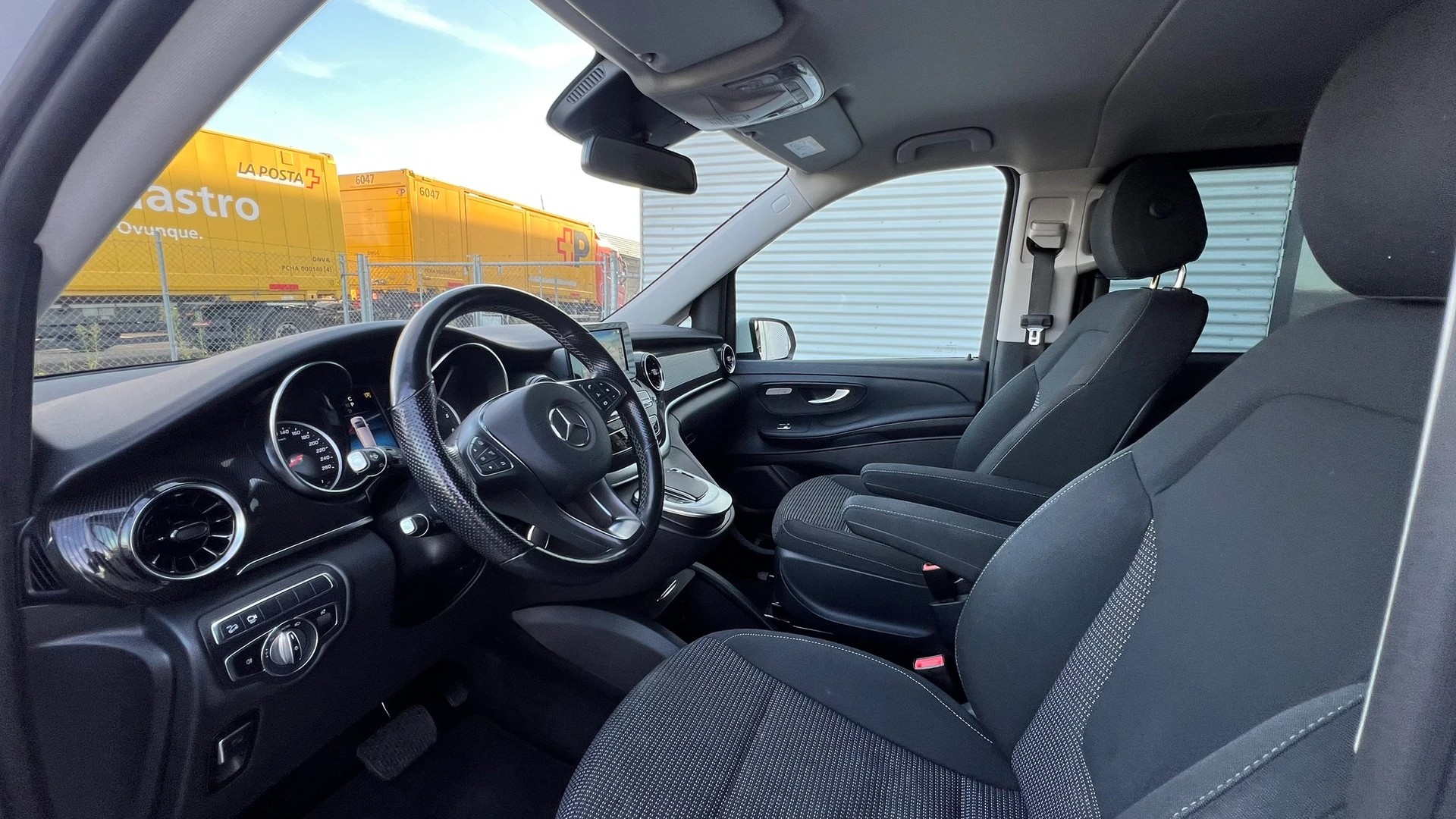 MERCEDES-BENZ V 250 d LANG TREND SPORT 4MATIC 9G-TRONIC l 190 PS-image-26
