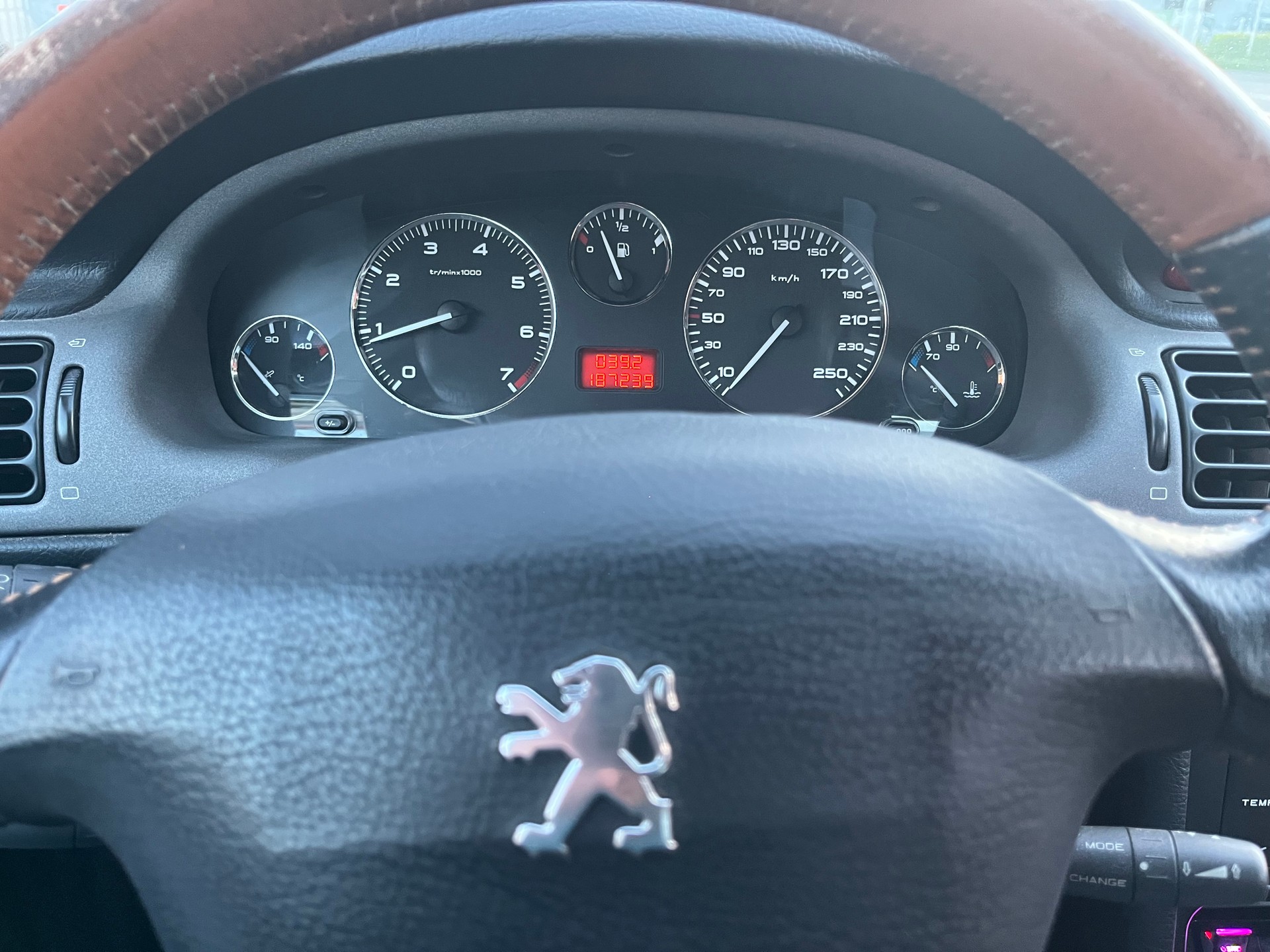 PEUGEOT 406 Coupé 3.0 V6 Pack settant'anni-image-12