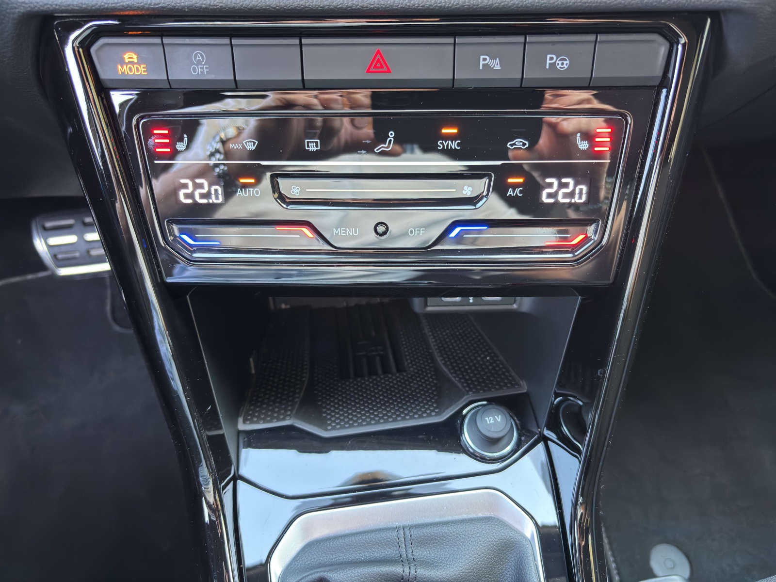 VW New T-Roc 1.5 TSI EVO R-Line DSG mit AHK & fortl. Werksgarantie-image-16