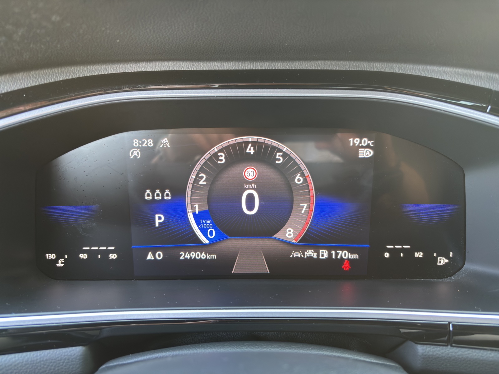VW New T-Roc 1.5 TSI EVO R-Line DSG mit AHK & fortl. Werksgarantie-image-14