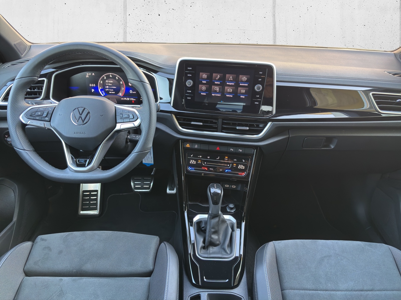 VW New T-Roc 1.5 TSI EVO R-Line DSG mit AHK & fortl. Werksgarantie-image-11