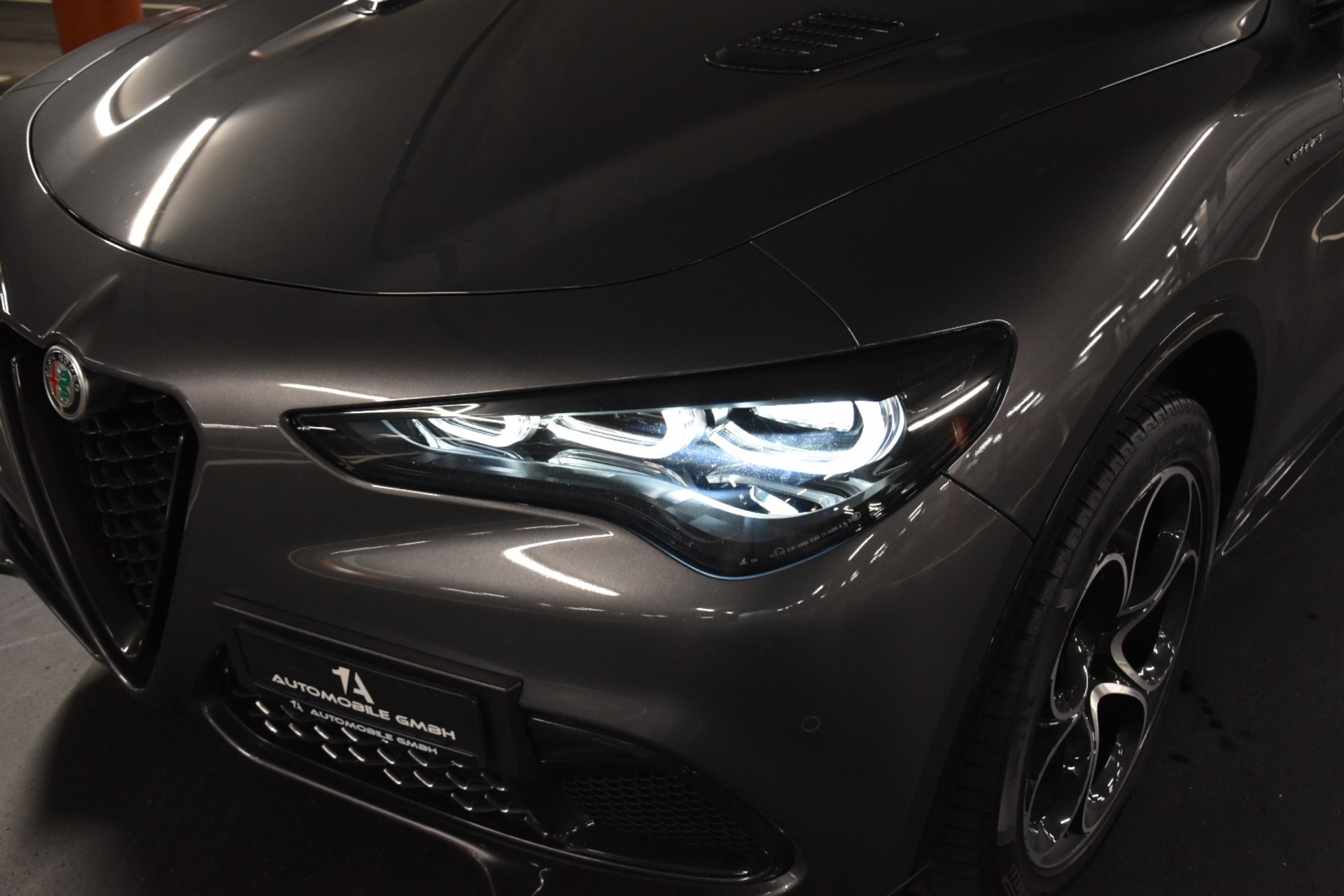 ALFA ROMEO Stelvio 2.0 Veloce Q4 AT8-showroom-element-1