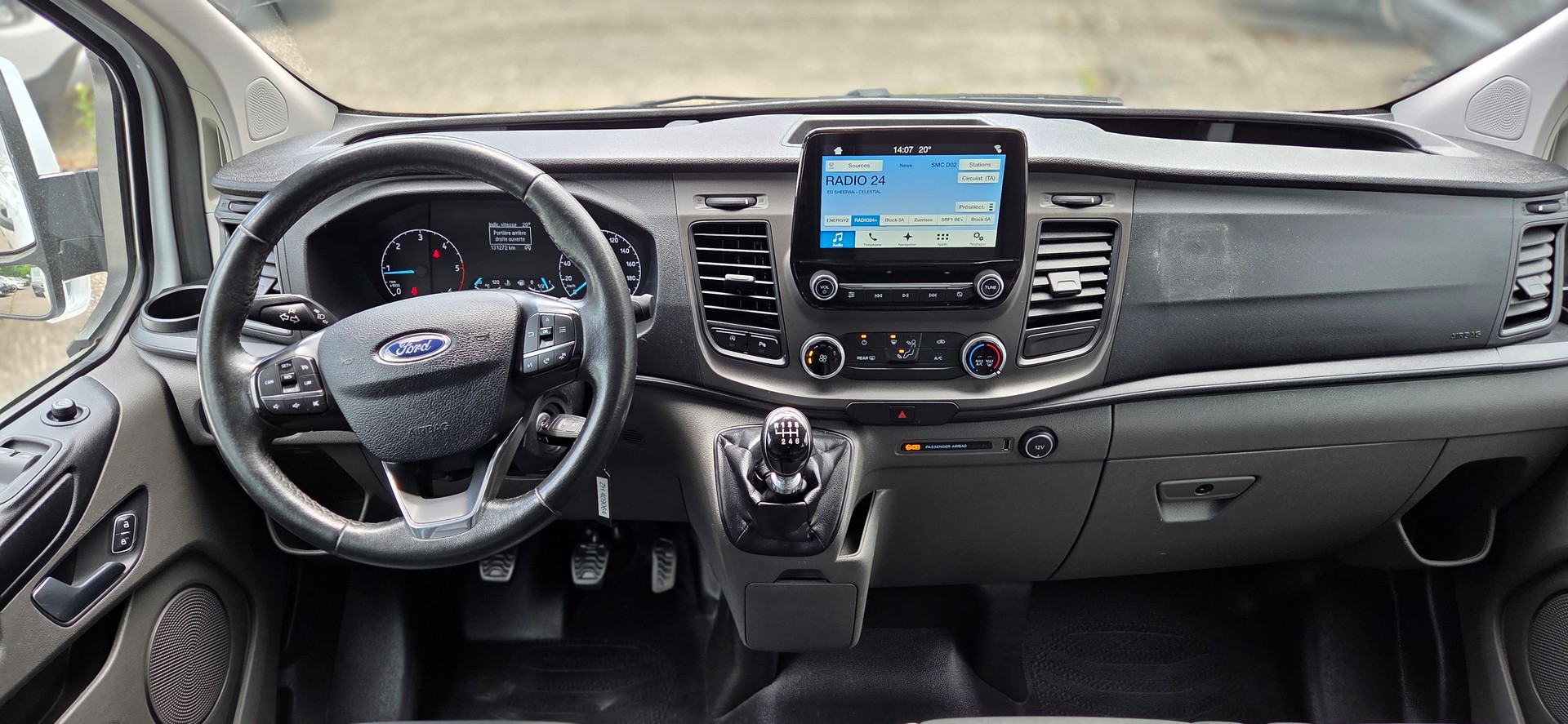 FORD Transit Custom 320 L2H1 Ambiente-image-10