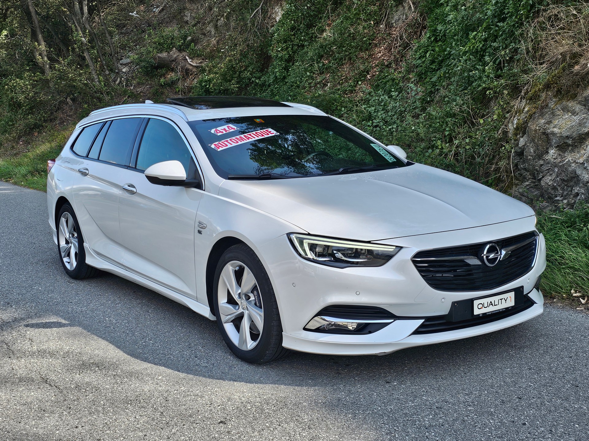 OPEL Insignia 2.0 T Sports Tourer Excellence 4WD Automat.-image-5