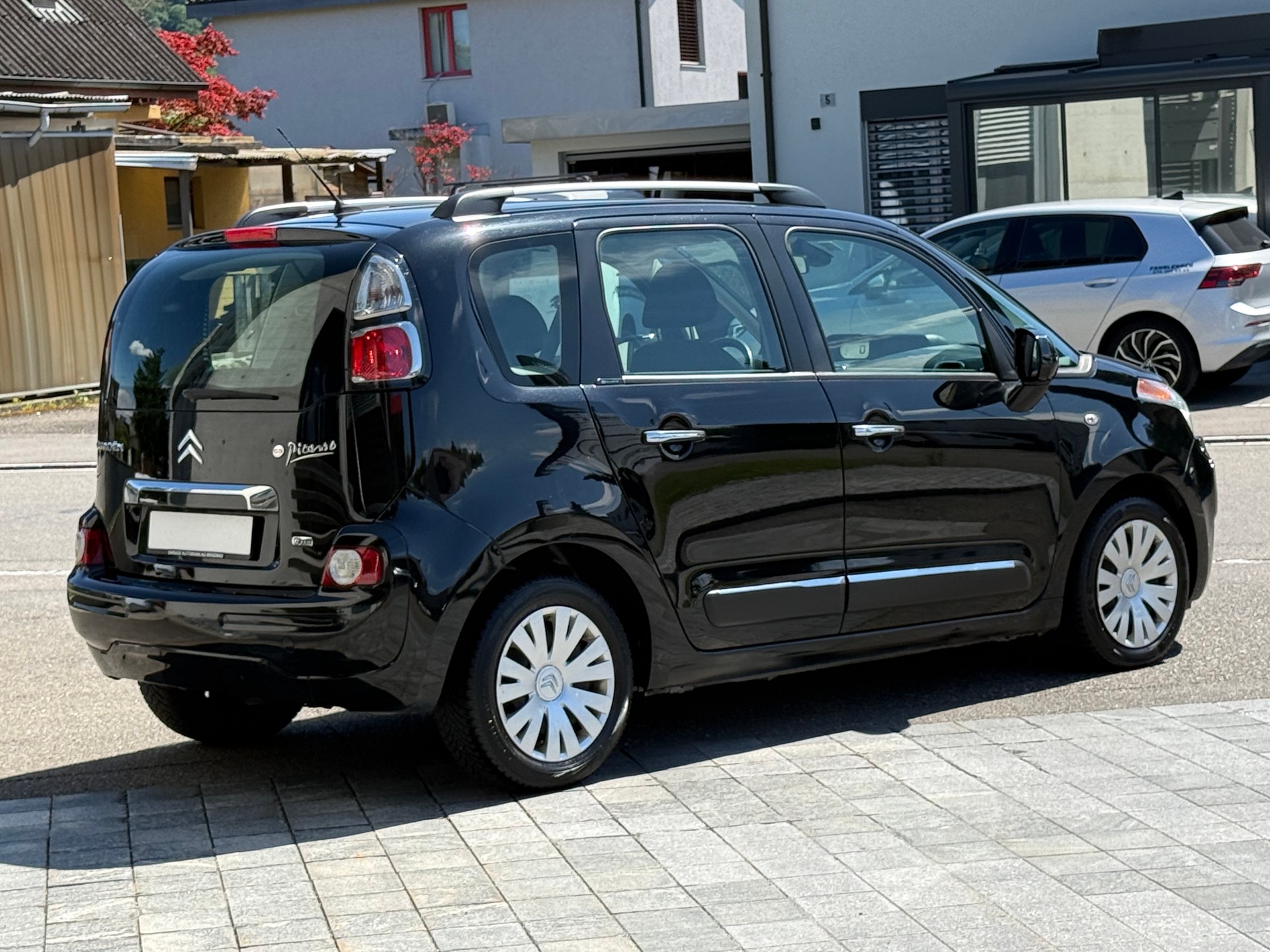CITROEN C3 Picasso 1.6 HDi Exclusive EGS6-image-2
