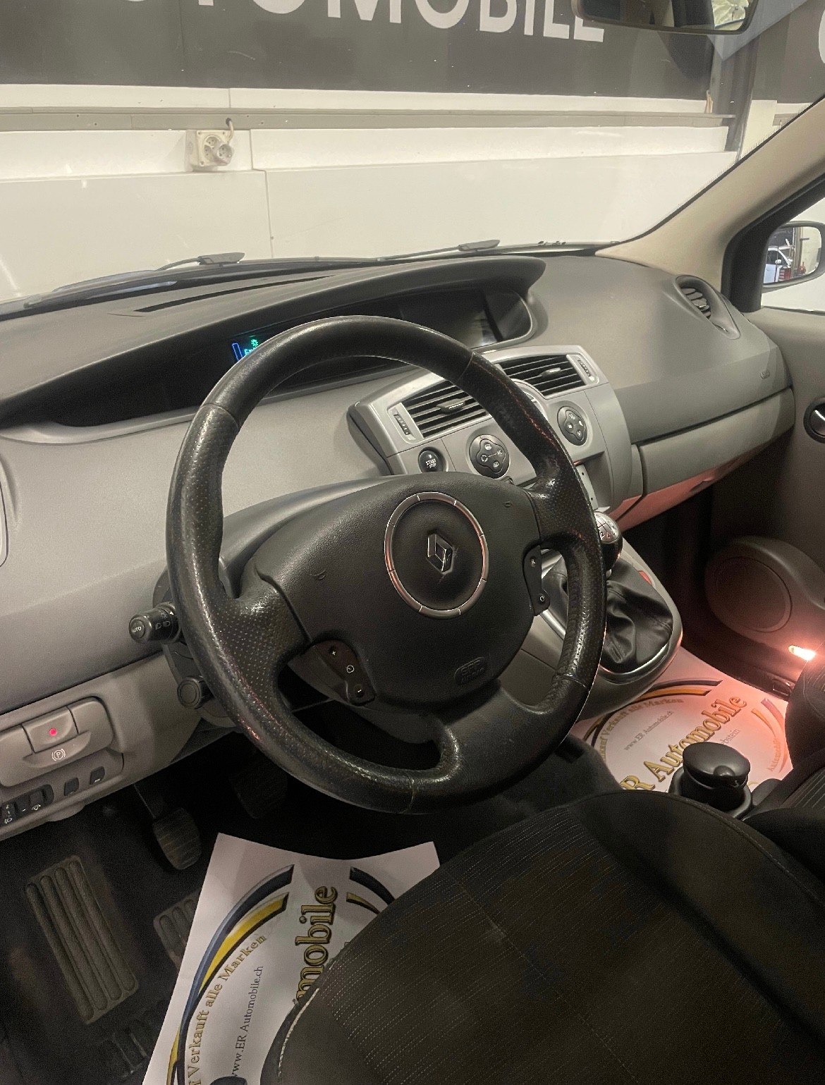 RENAULT Scénic 2.0 16V Dynamique-image-10