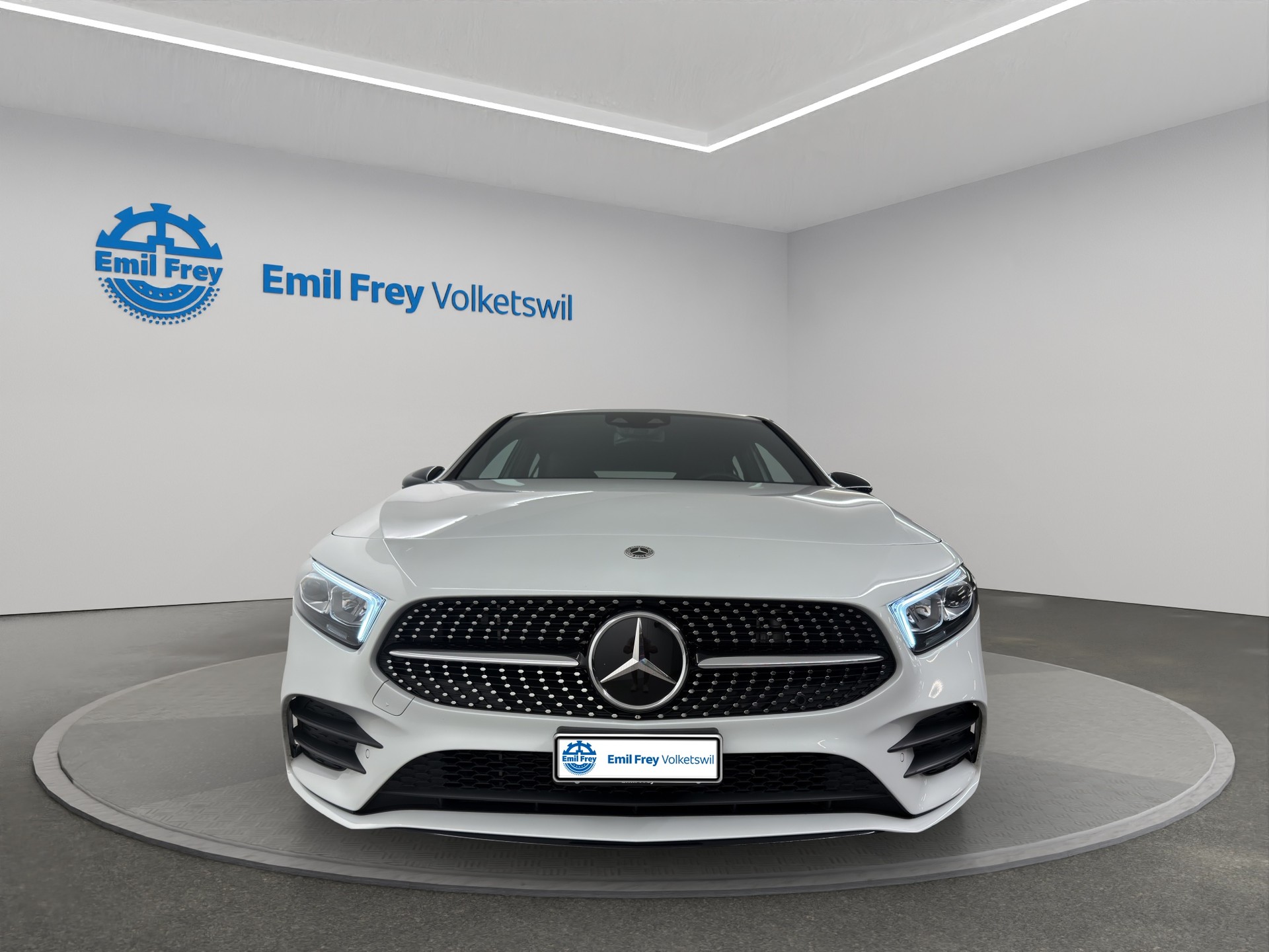 MERCEDES-BENZ A 250 e AMG Line-image-4