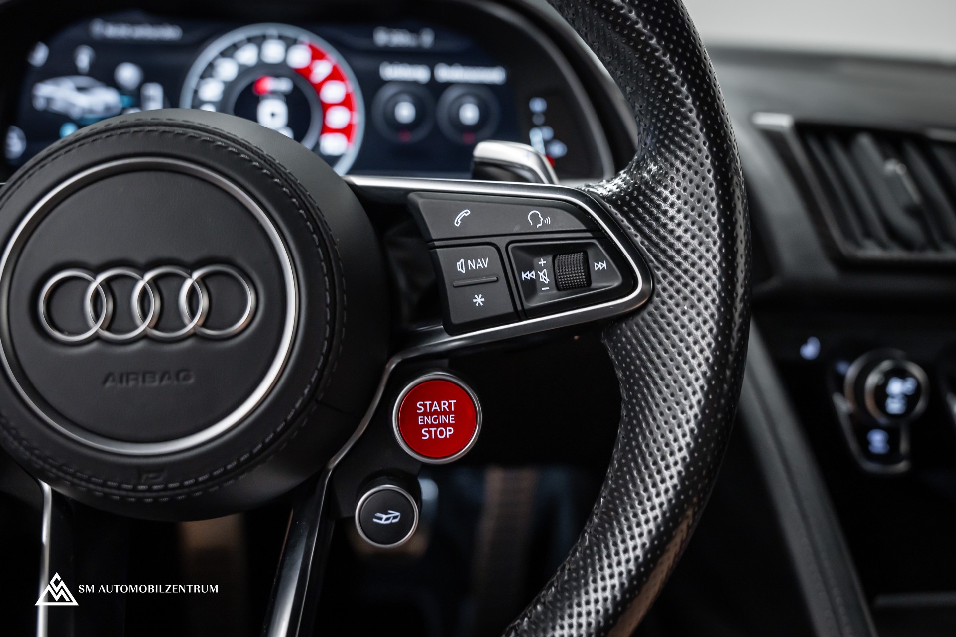 AUDI R8 Coupé 5.2 FSI V10 plus quattro S-Tronic-image-19
