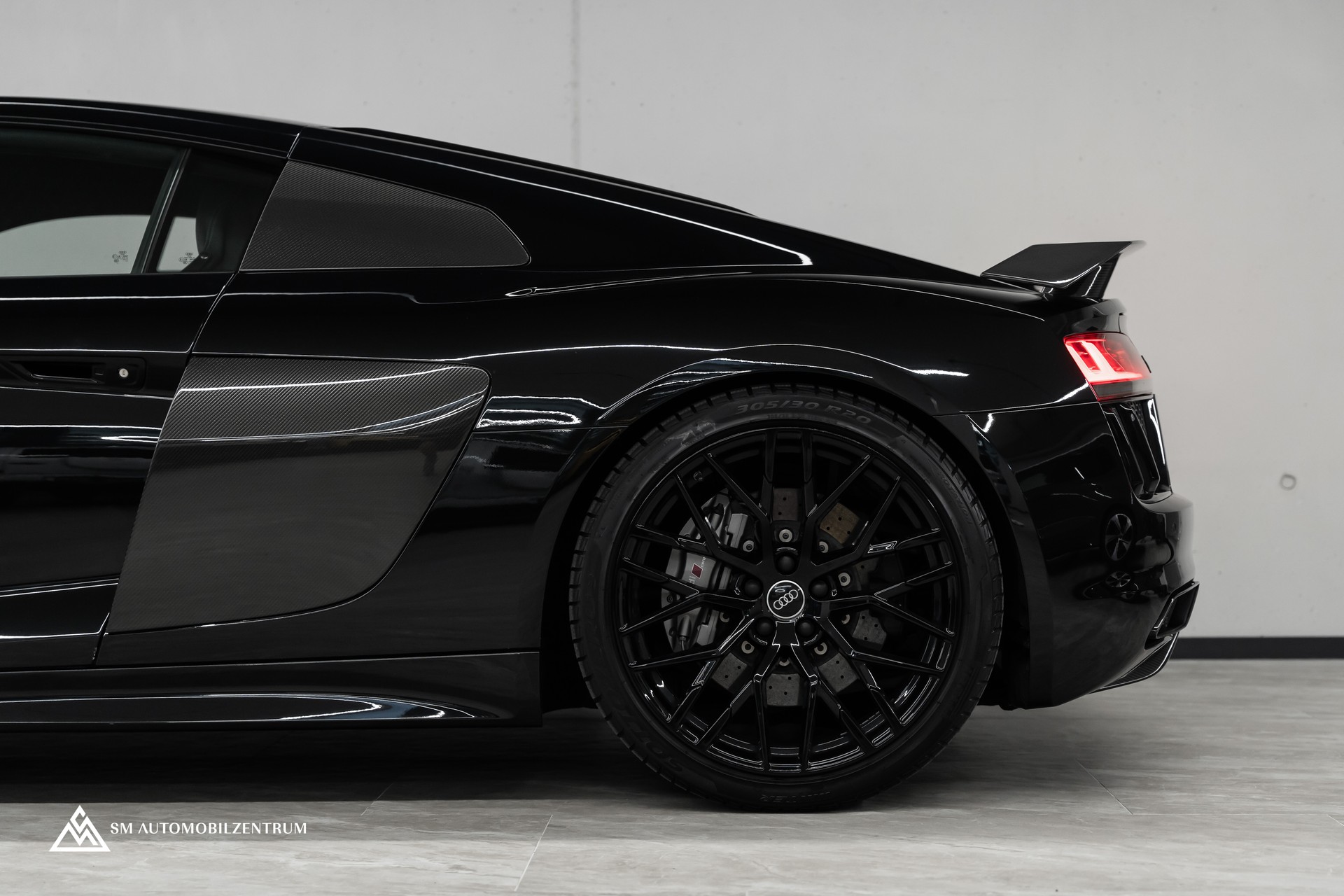 AUDI R8 Coupé 5.2 FSI V10 plus quattro S-Tronic-image-7