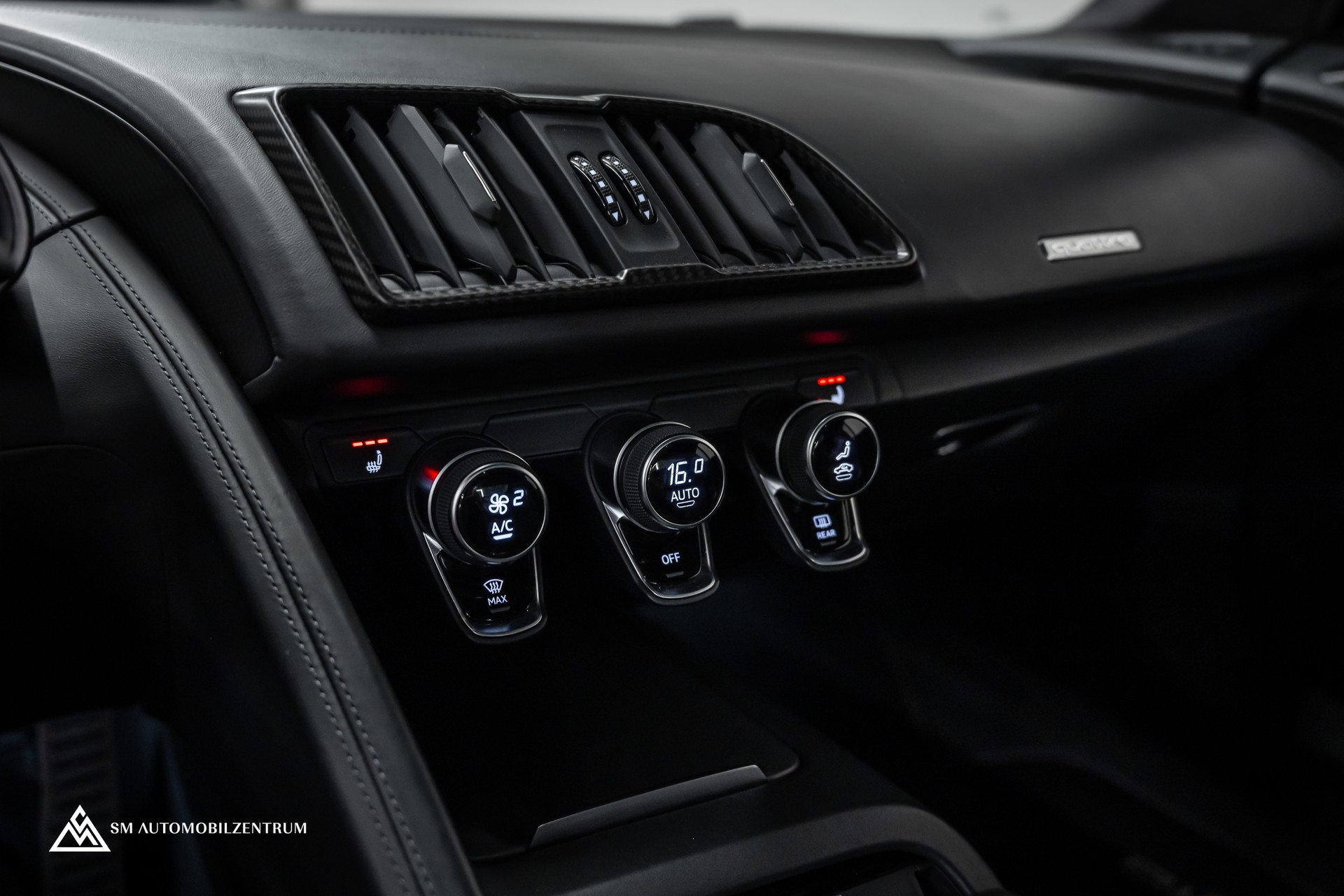 AUDI R8 Coupé 5.2 FSI V10 plus quattro S-Tronic-image-21
