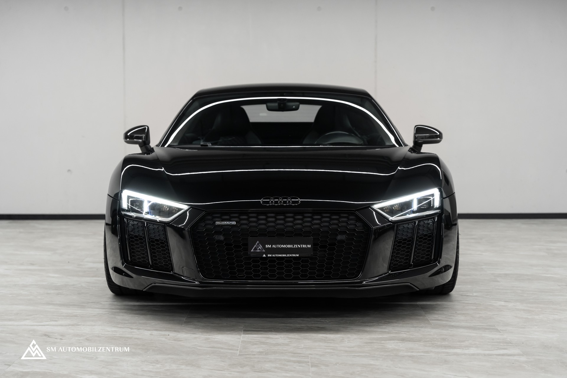 AUDI R8 Coupé 5.2 FSI V10 plus quattro S-Tronic-showroom-element-1