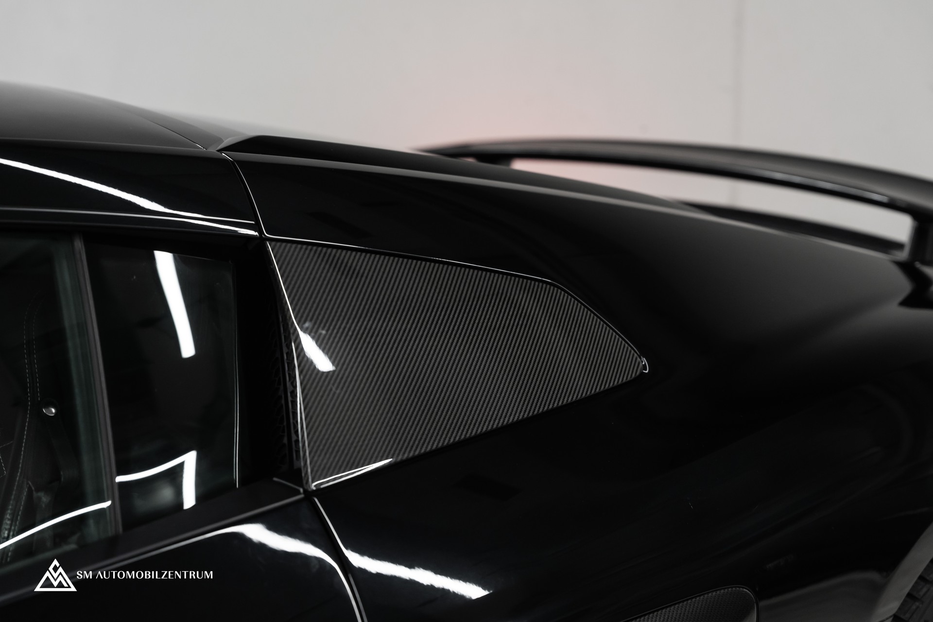AUDI R8 Coupé 5.2 FSI V10 plus quattro S-Tronic-image-5
