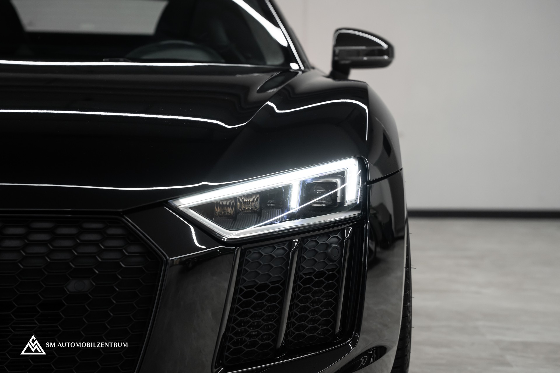 AUDI R8 Coupé 5.2 FSI V10 plus quattro S-Tronic-showroom-element-2