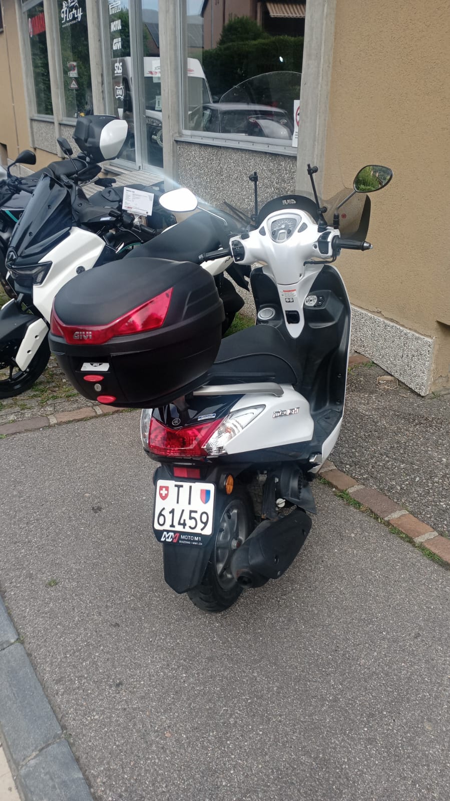 YAMAHA D'elight LTS 125-image-2