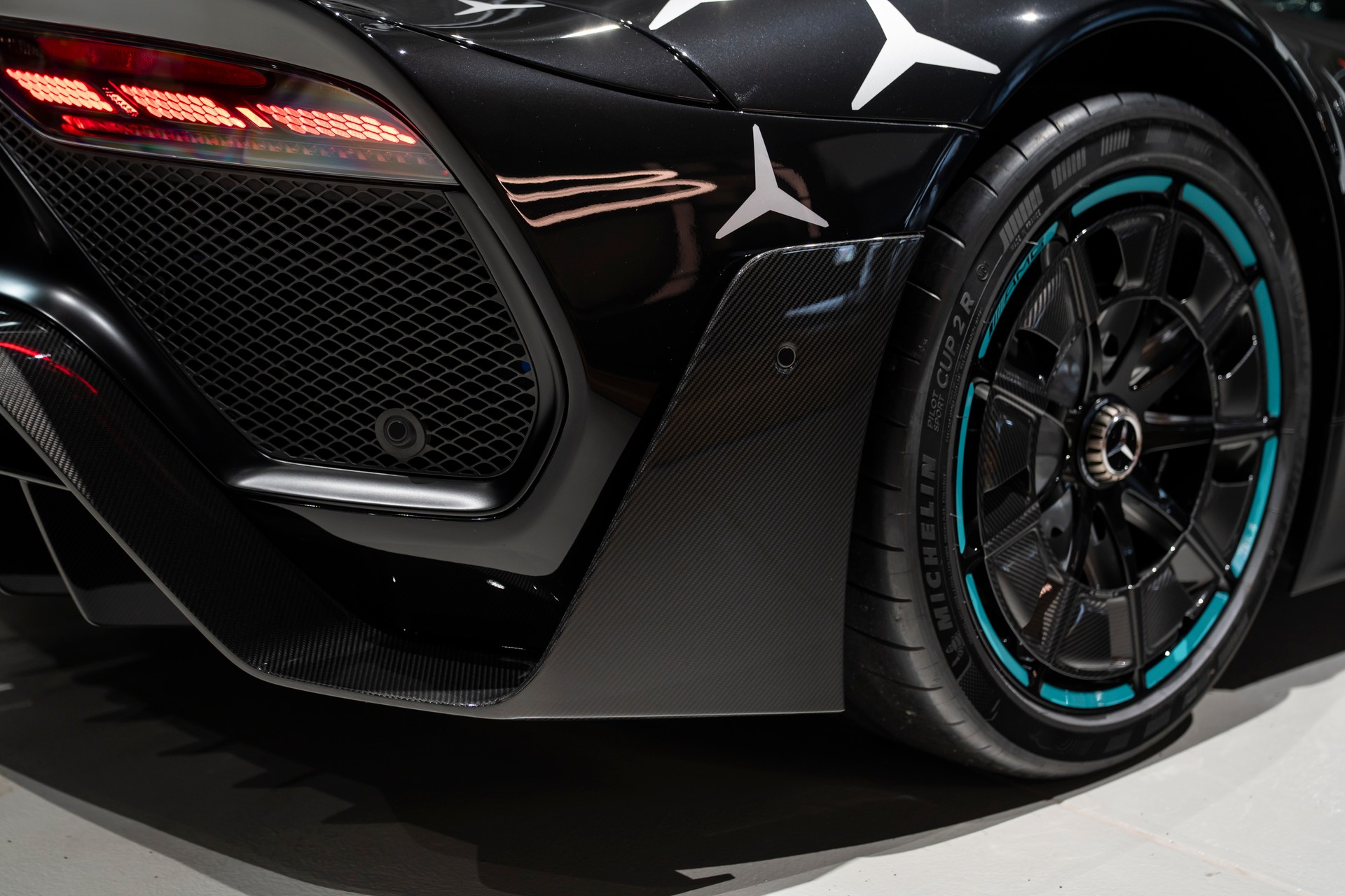 MERCEDES-BENZ AMG One-image-13