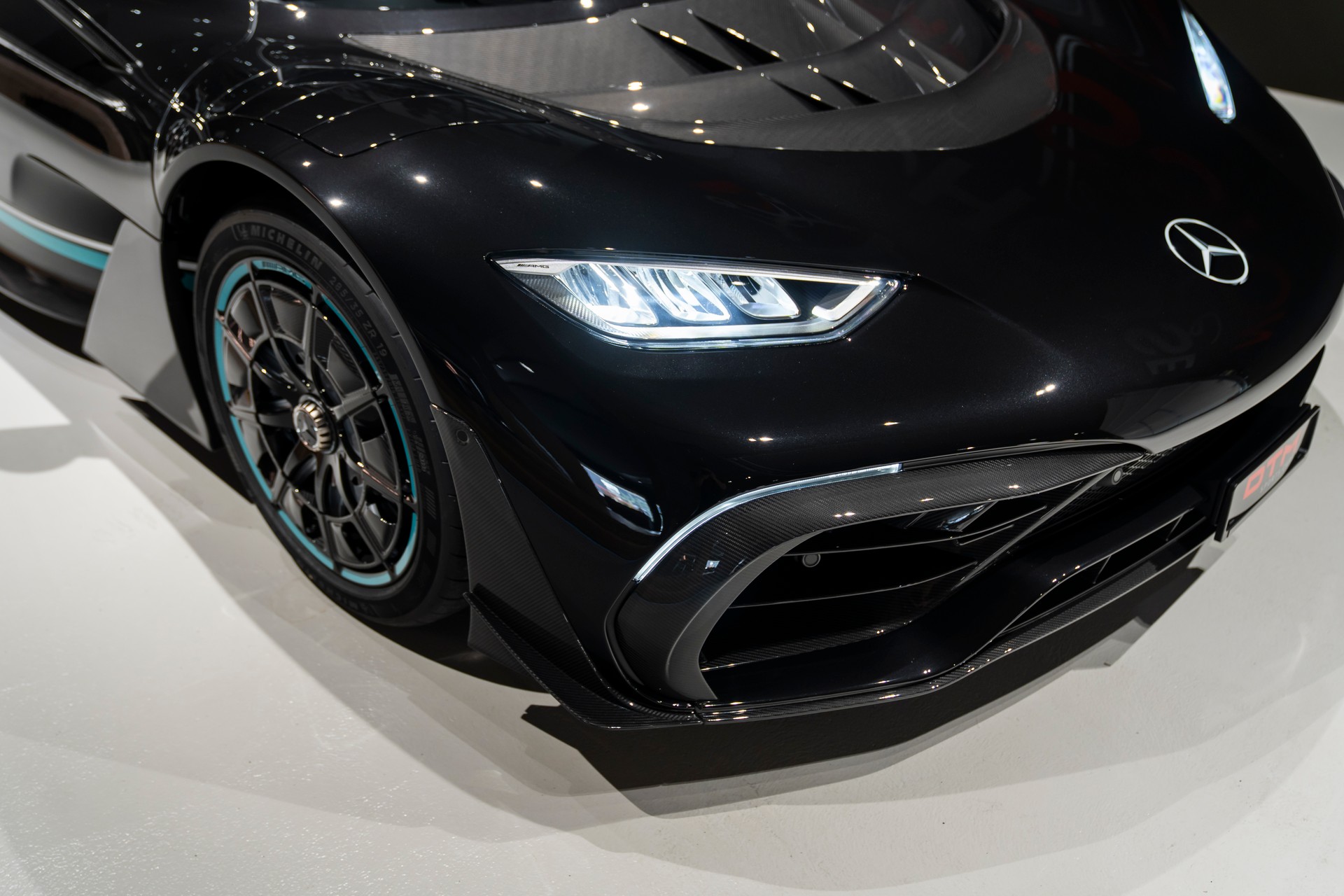 MERCEDES-BENZ AMG One-image-8