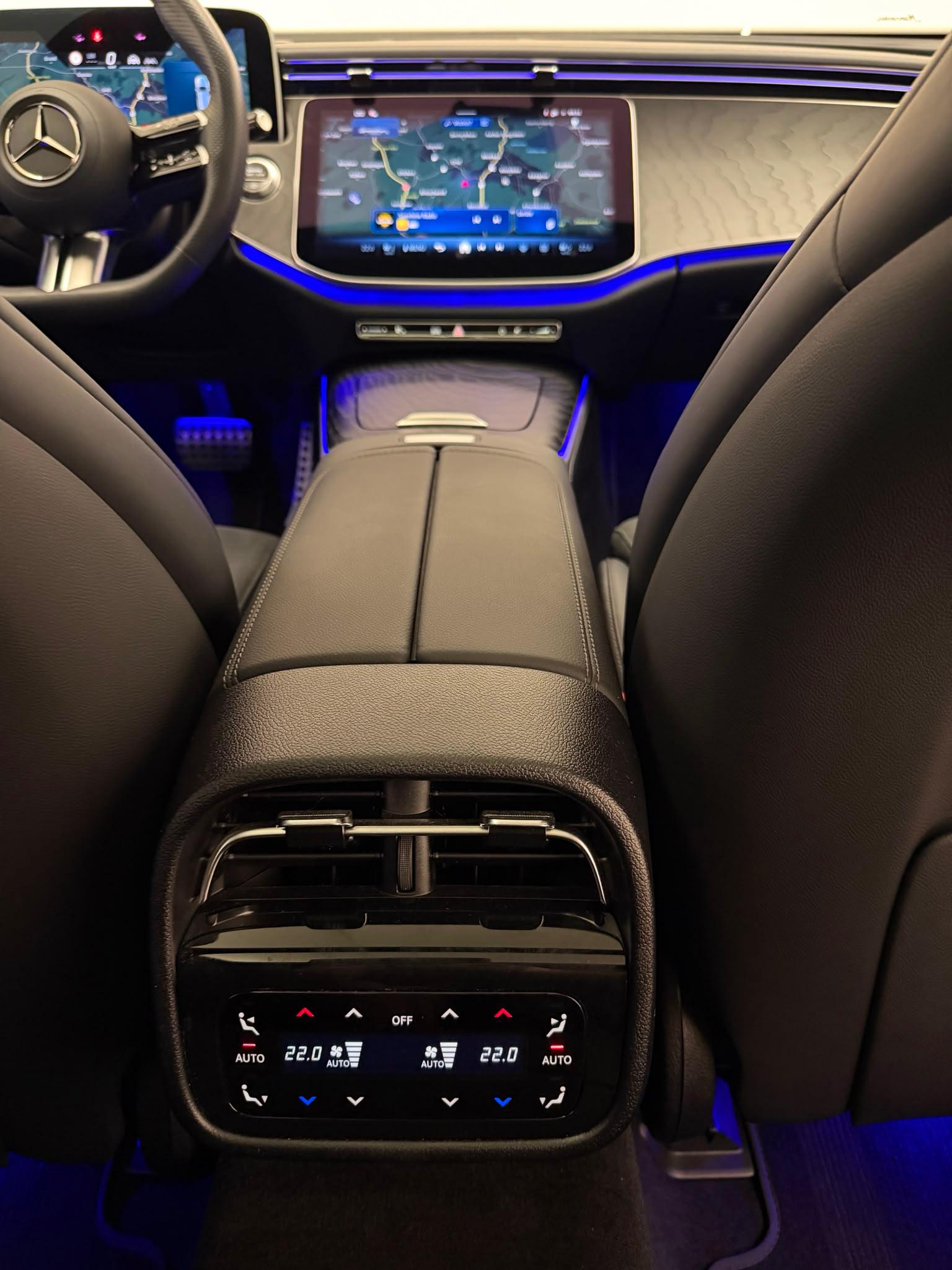 MERCEDES-BENZ E 450 AMG Line 4matic Kombi-image-12