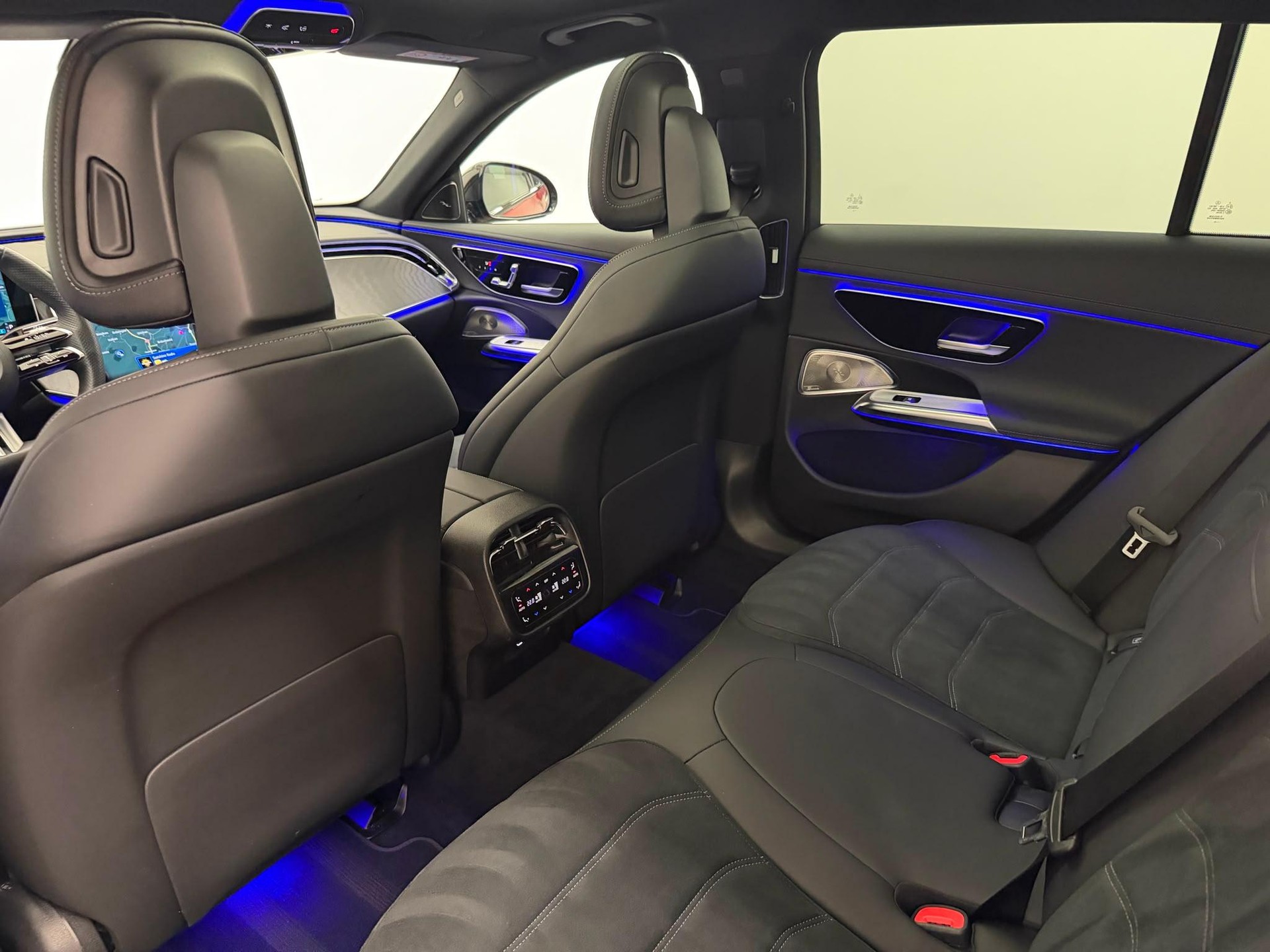 MERCEDES-BENZ E 450 AMG Line 4matic Kombi-image-11