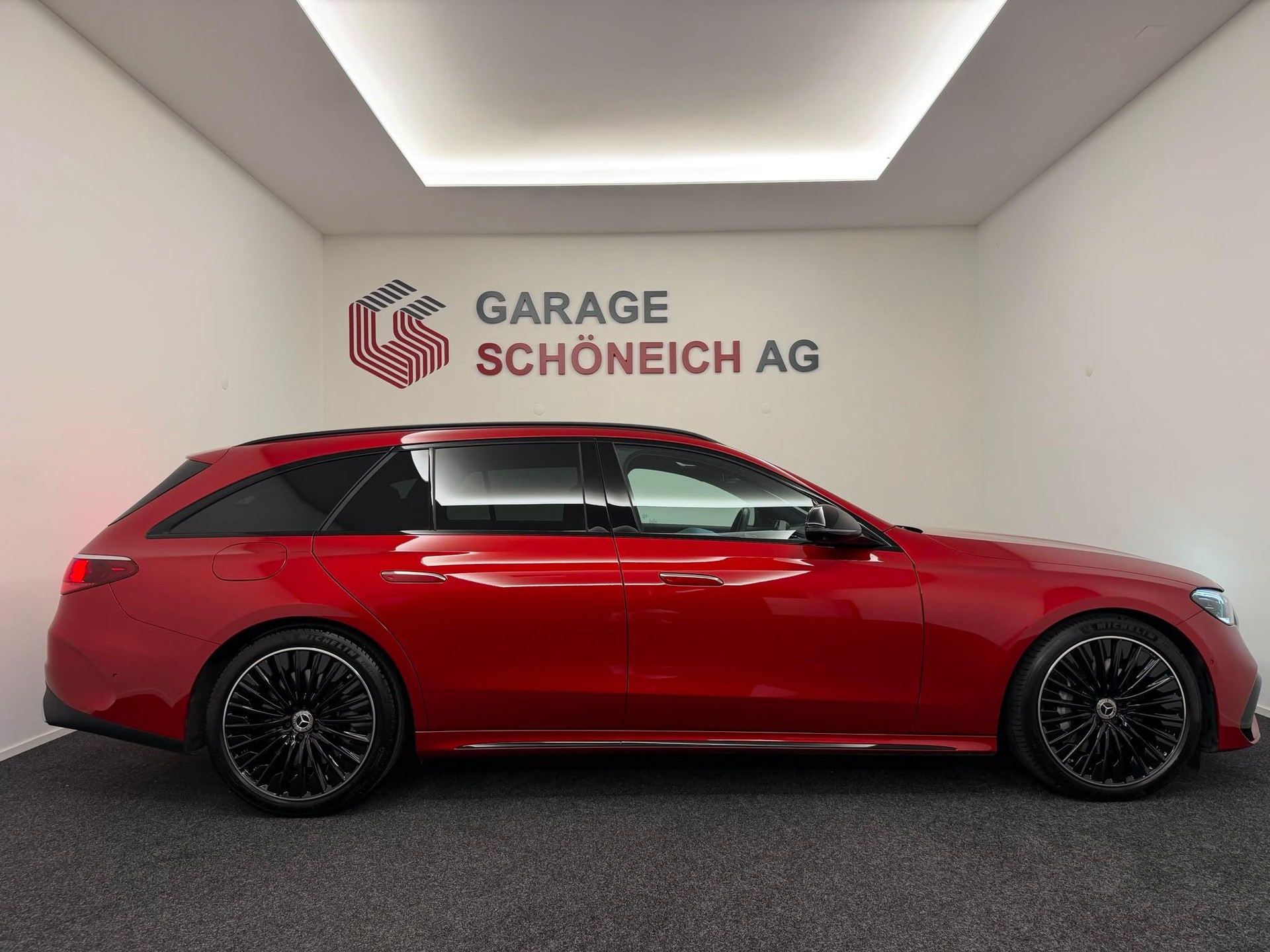 MERCEDES-BENZ E 450 AMG Line 4matic Kombi-showroom-element-3