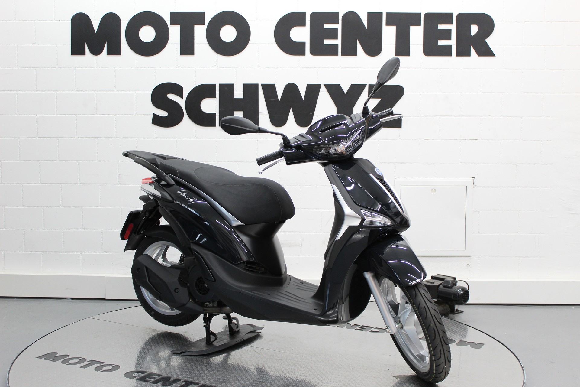 PIAGGIO Liberty 125 E5+-showroom-element-2