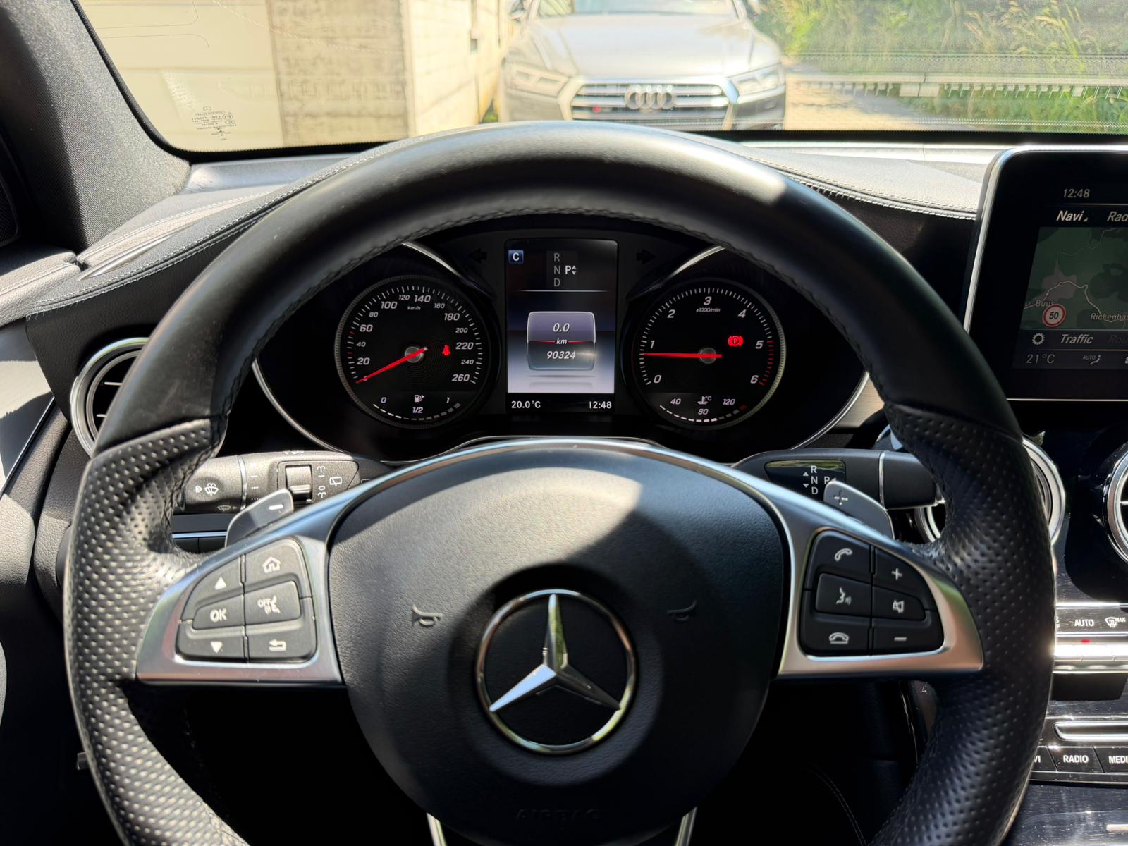MERCEDES-BENZ GLC 250 d AMG Line 4Matic 9G-Tronic-image-14