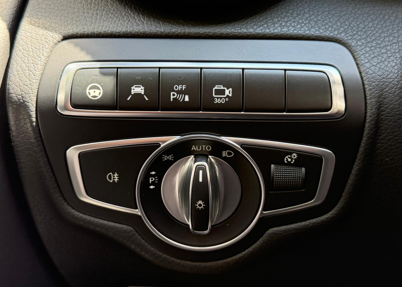 MERCEDES-BENZ GLC 250 d AMG Line 4Matic 9G-Tronic-image-19
