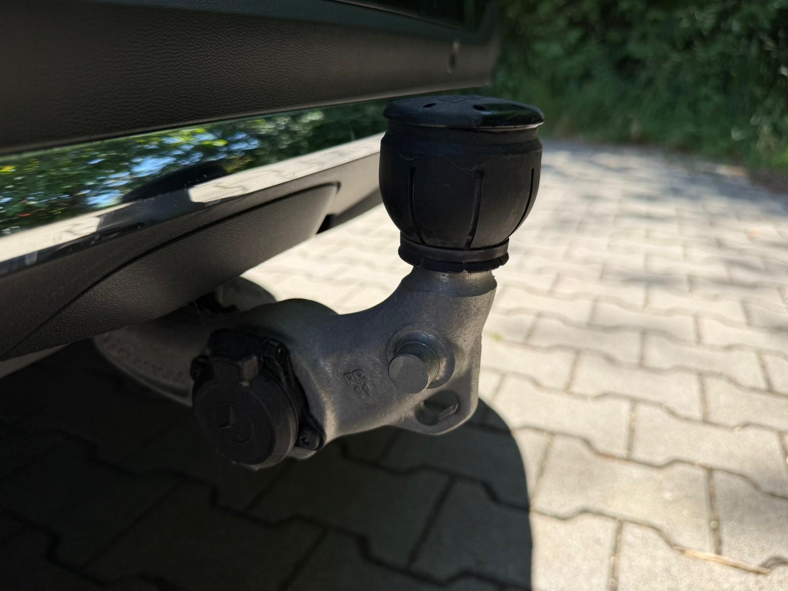 MERCEDES-BENZ GLC 250 d AMG Line 4Matic 9G-Tronic-image-27