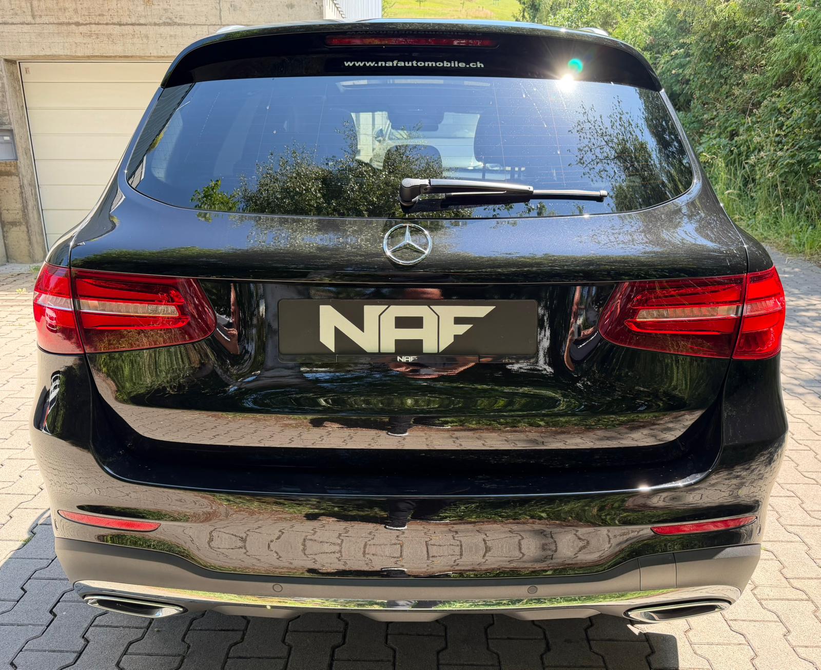 MERCEDES-BENZ GLC 250 d AMG Line 4Matic 9G-Tronic-showroom-element-3