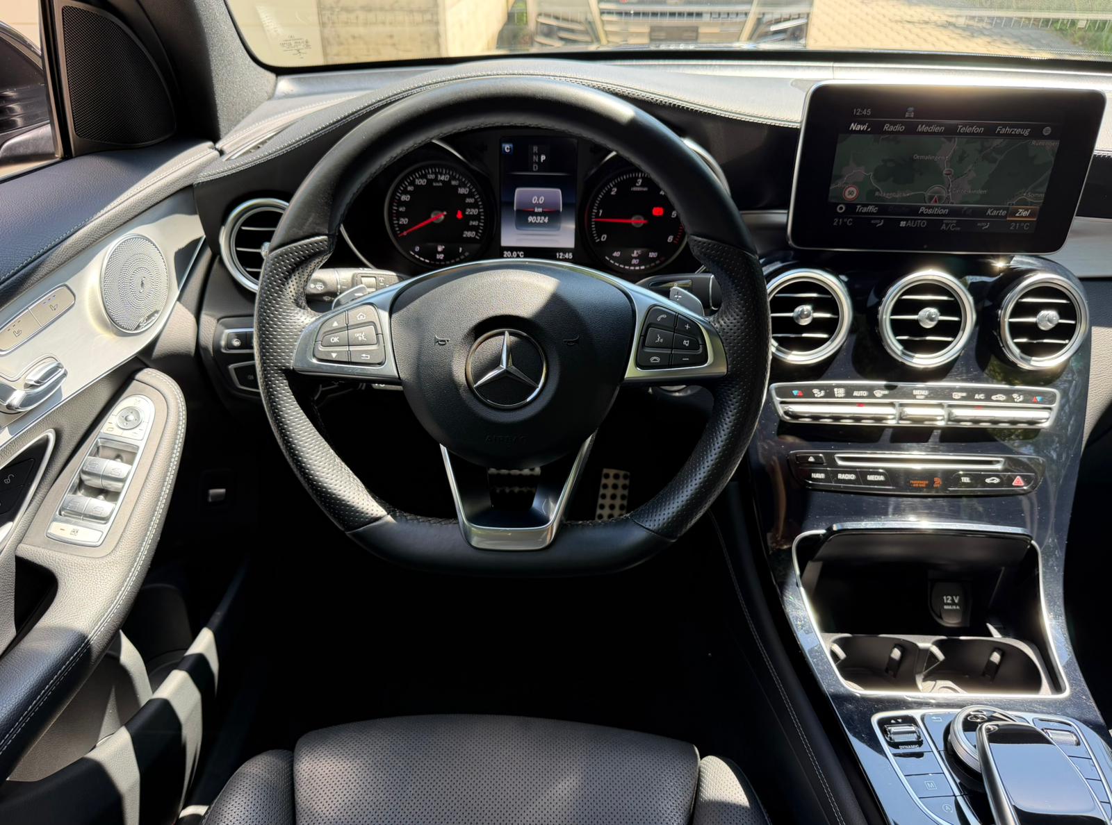 MERCEDES-BENZ GLC 250 d AMG Line 4Matic 9G-Tronic-image-13