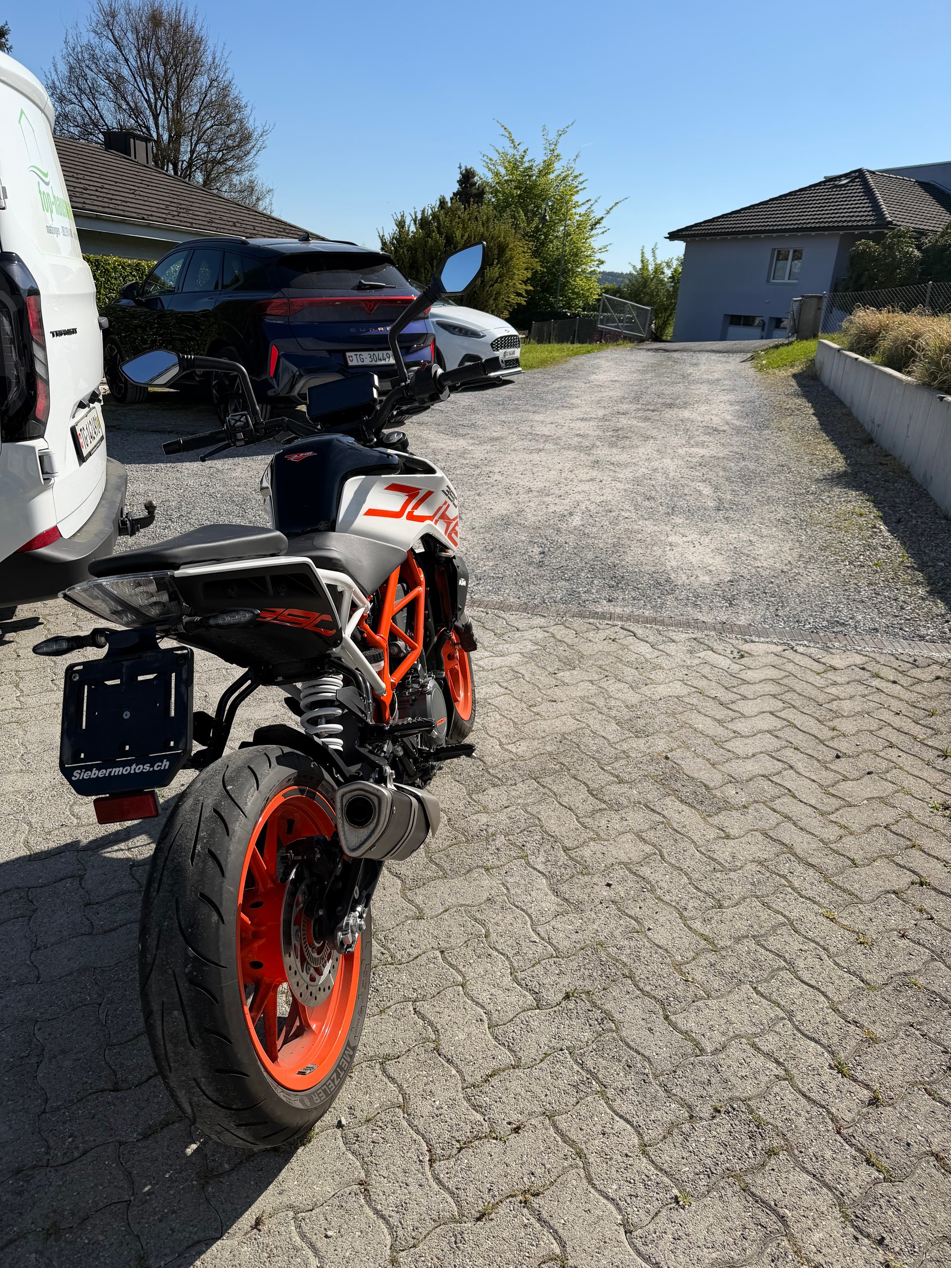 KTM 390 Duke ABS-image-2