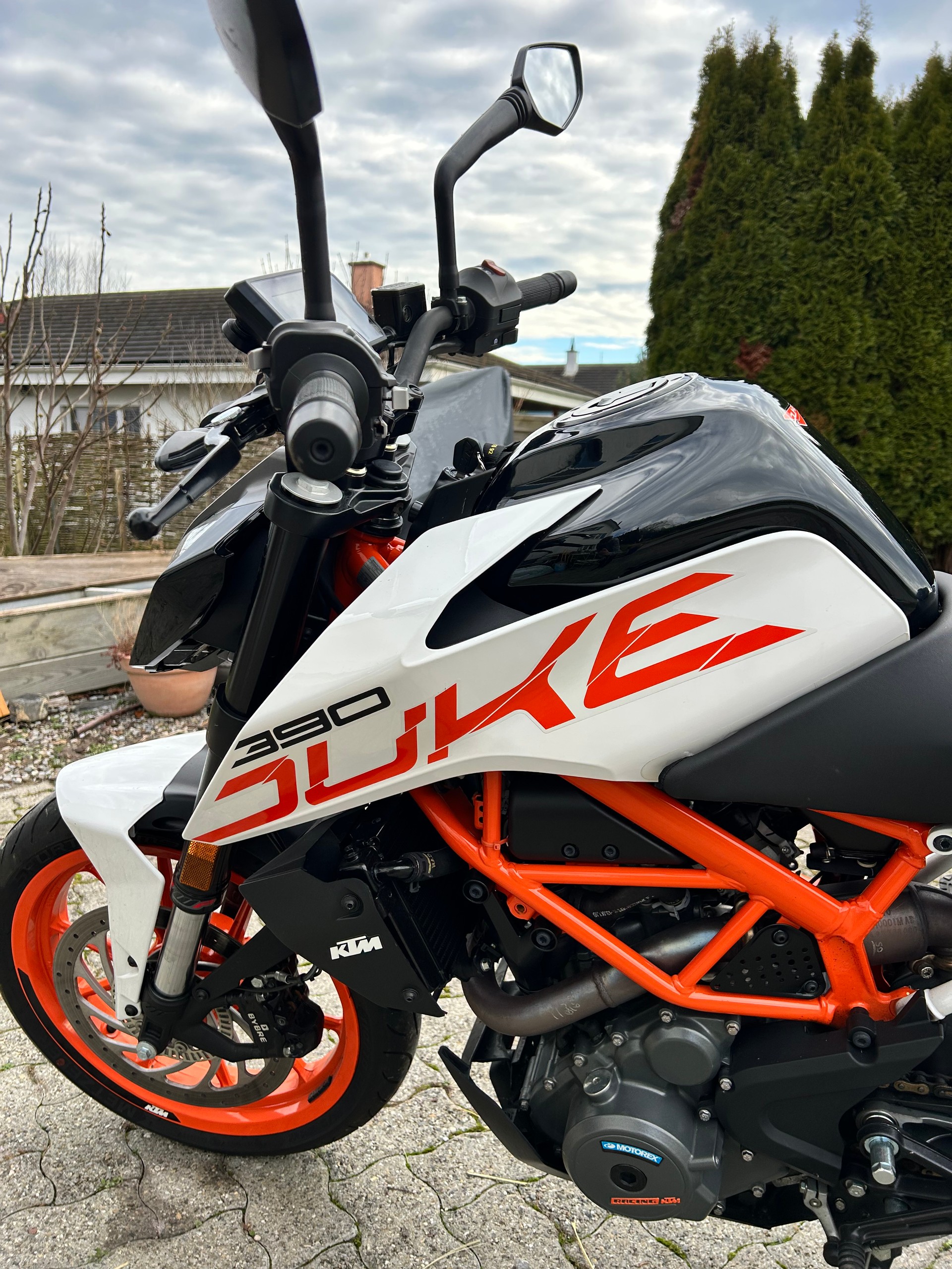 KTM 390 Duke ABS-image-6