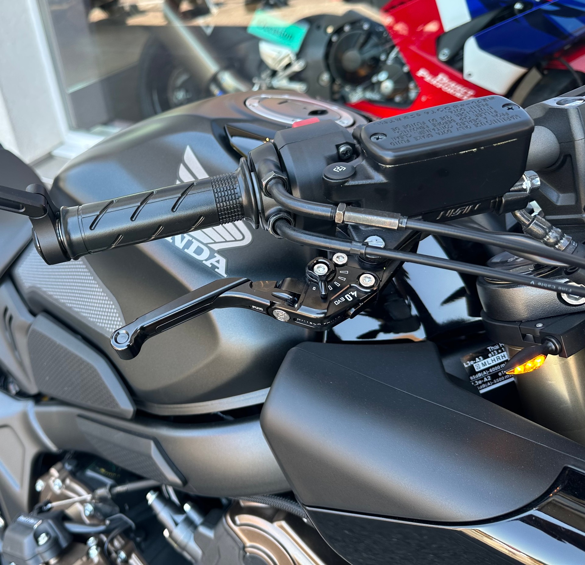 HONDA CB 650 R E-Clutch-image-7